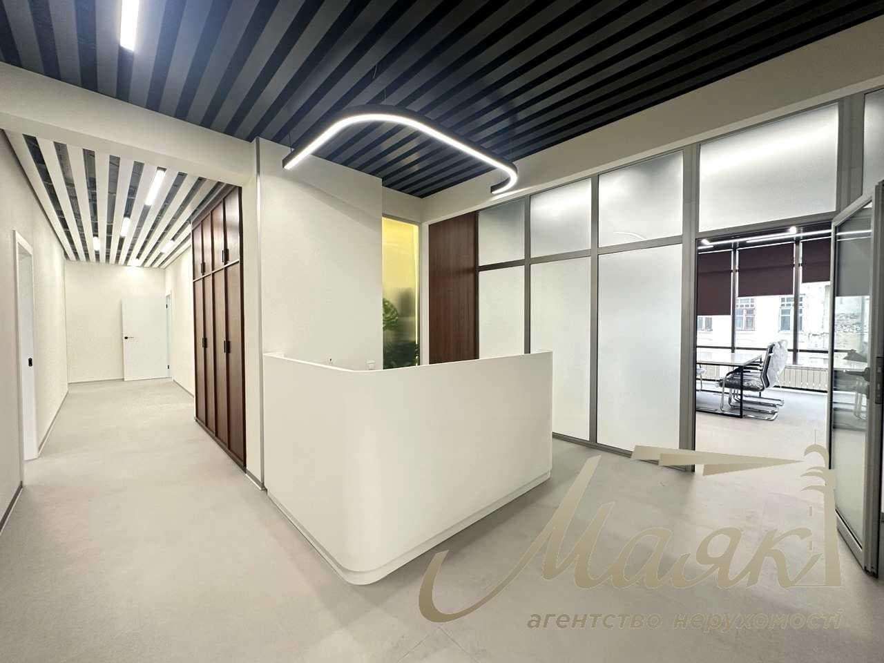 Продаж офісу площею 400 м², окремий поверх, вул. Олеся Гончара, Шевченківський район, Центр