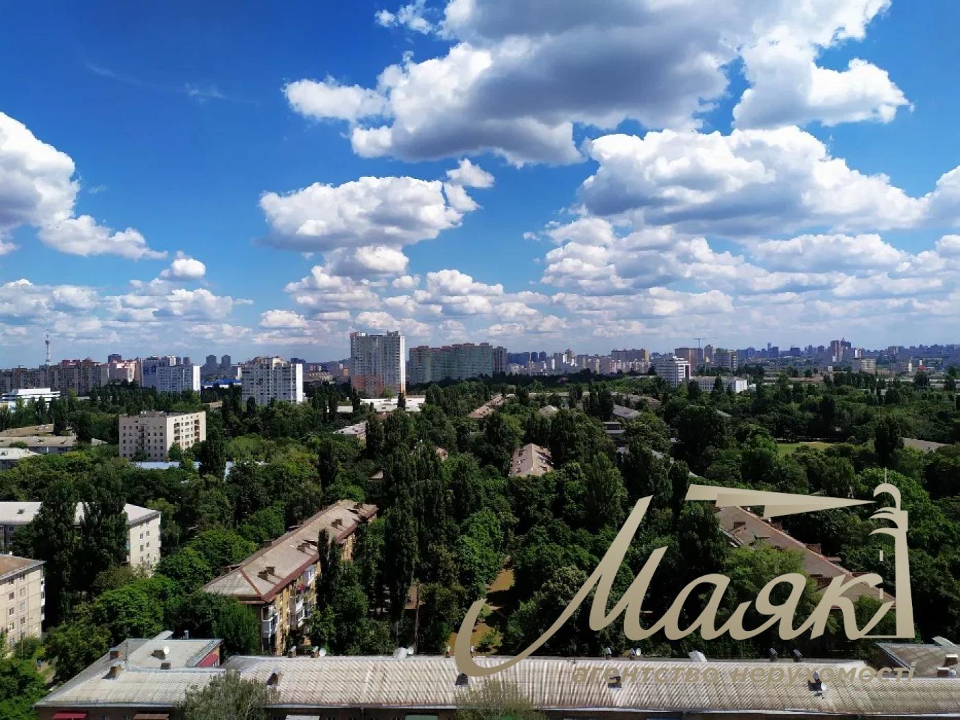 Sale of a two-level 3-room apartment in the Rodnoy Gorod residential complex, Vaclav Havel Boulevard, Otradny