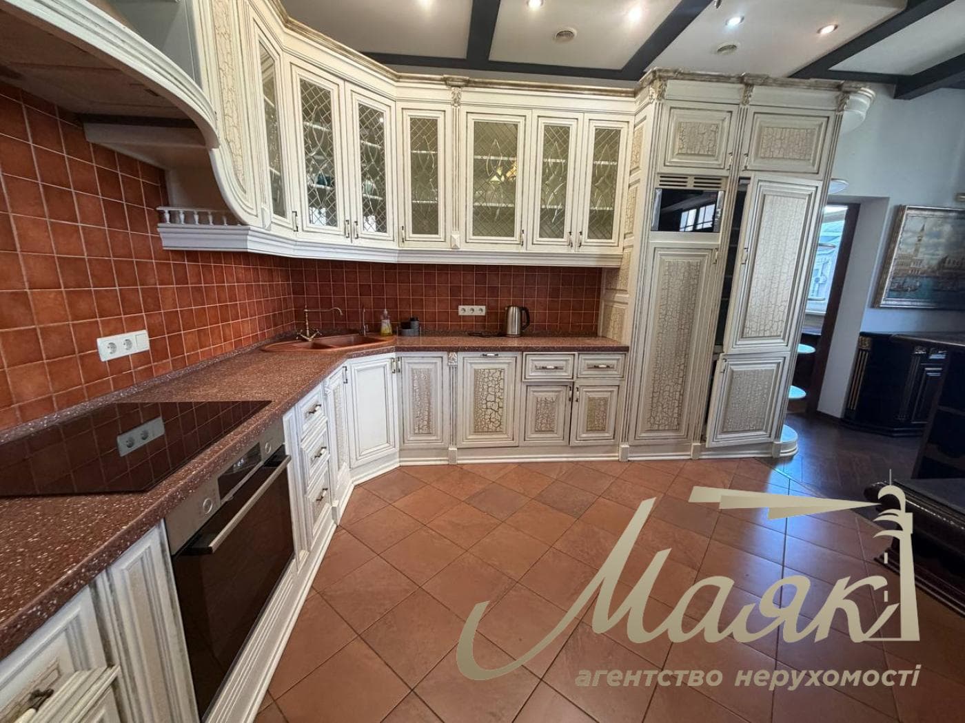 3-Bedroom Apartment for Rent in the Botanic Towers Residential Complex