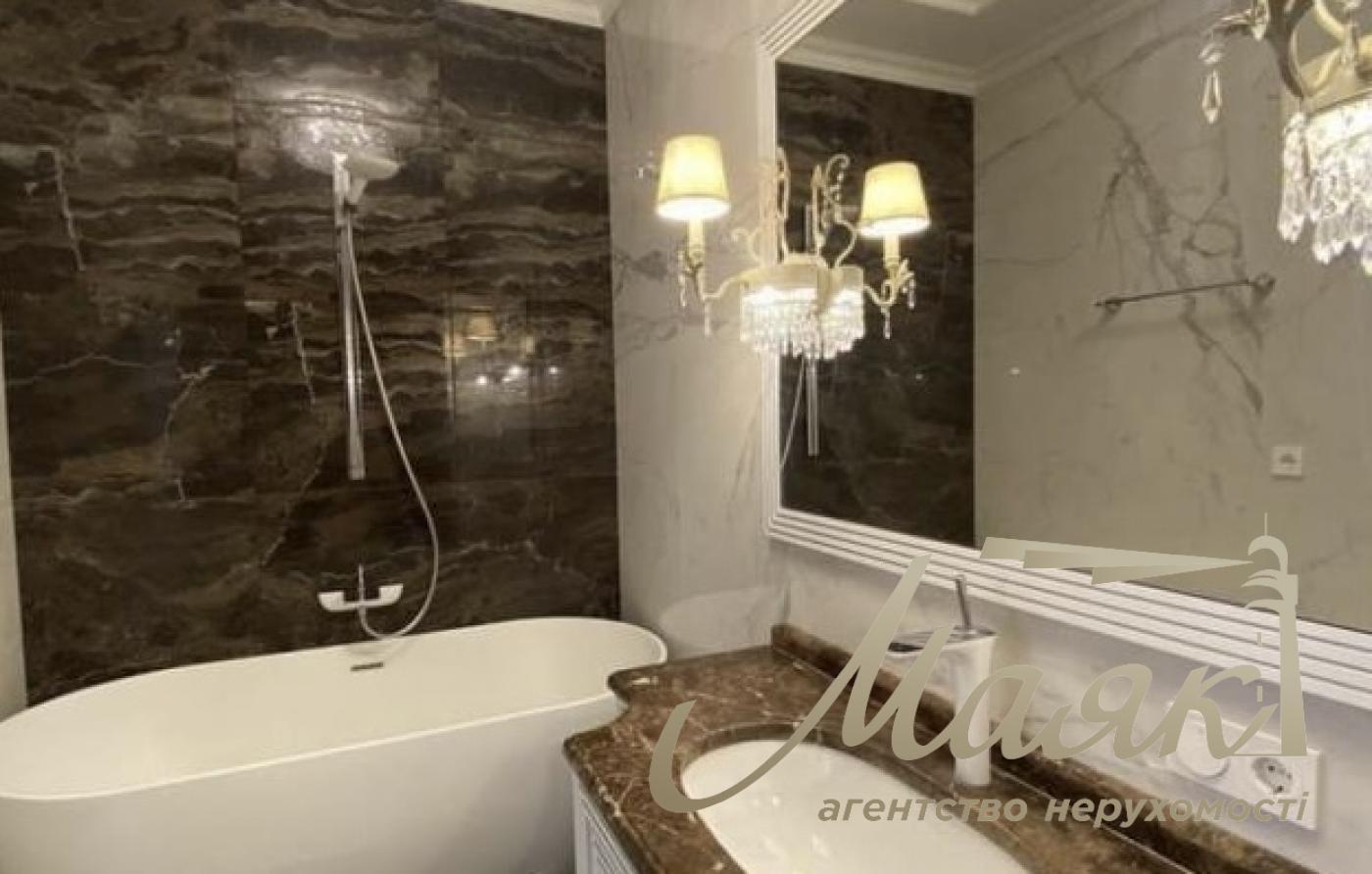 Rent 3-bedroom apartment in LCD Novopecherskie Lipki, Dragomirova/Andriy Verkhoglyada 9, Pechersk, Kyiv