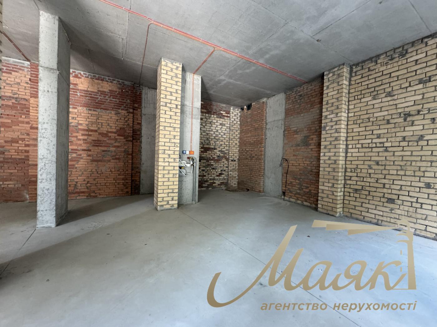 Rent of façade premises 518.3 m² in the residential complex "Suchasny Kvartal", Otradny, Solomyansky district.