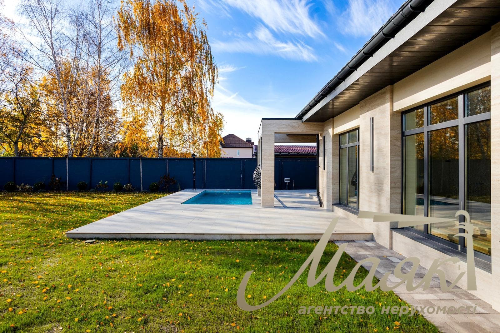 Продажа современного дома 200м2 в с.Гора, Бориспольский район Киевской области Украины, ул. Вишневая