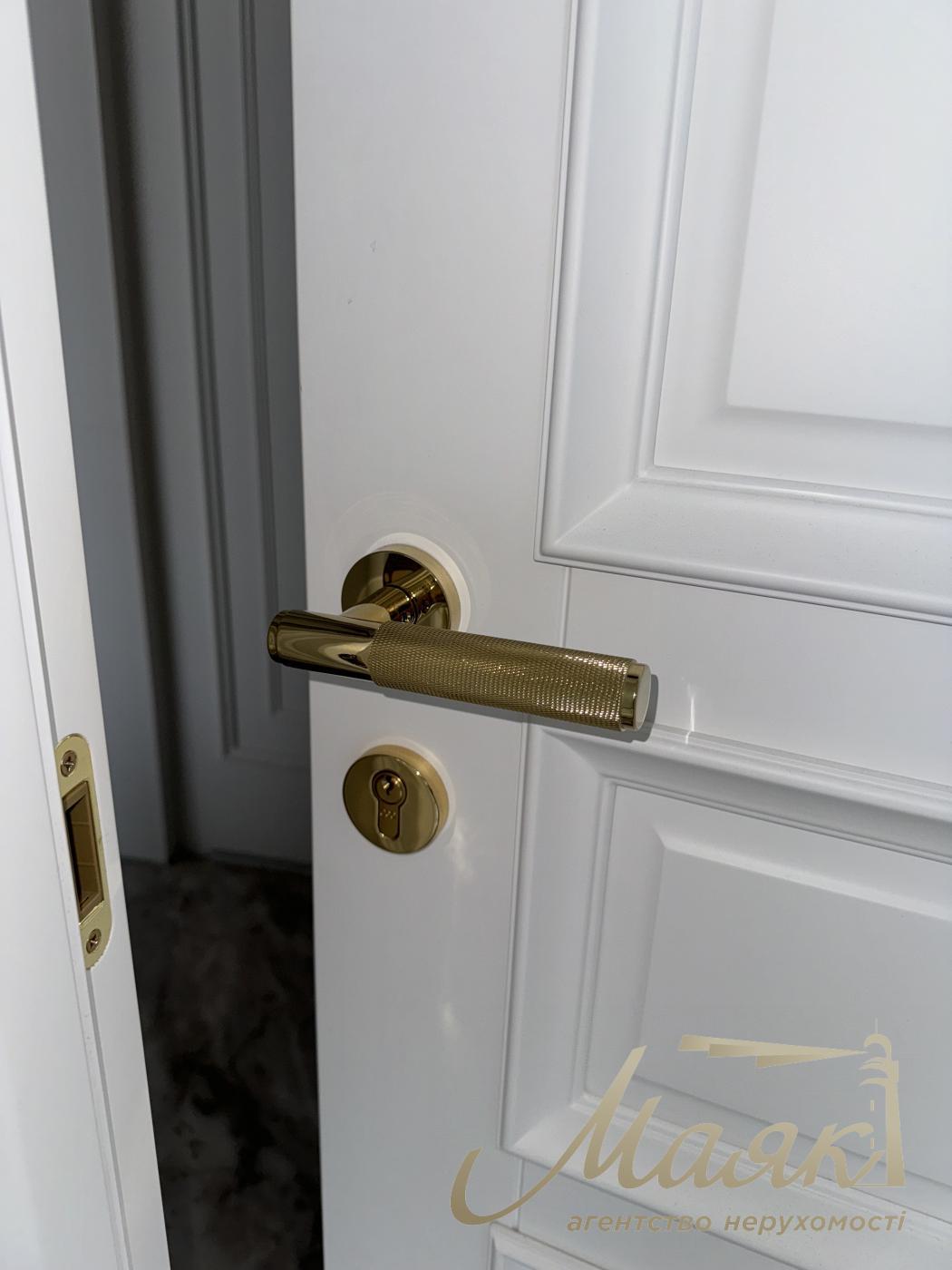 Clinic for sale in LCD French Quarter 2, Predslavynska street, Center, Kiev