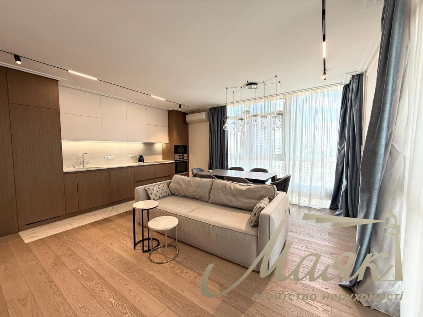 3-room apartment for rent in the "French Quarter 2" residential complex, 3a McCain Street, Pechersk