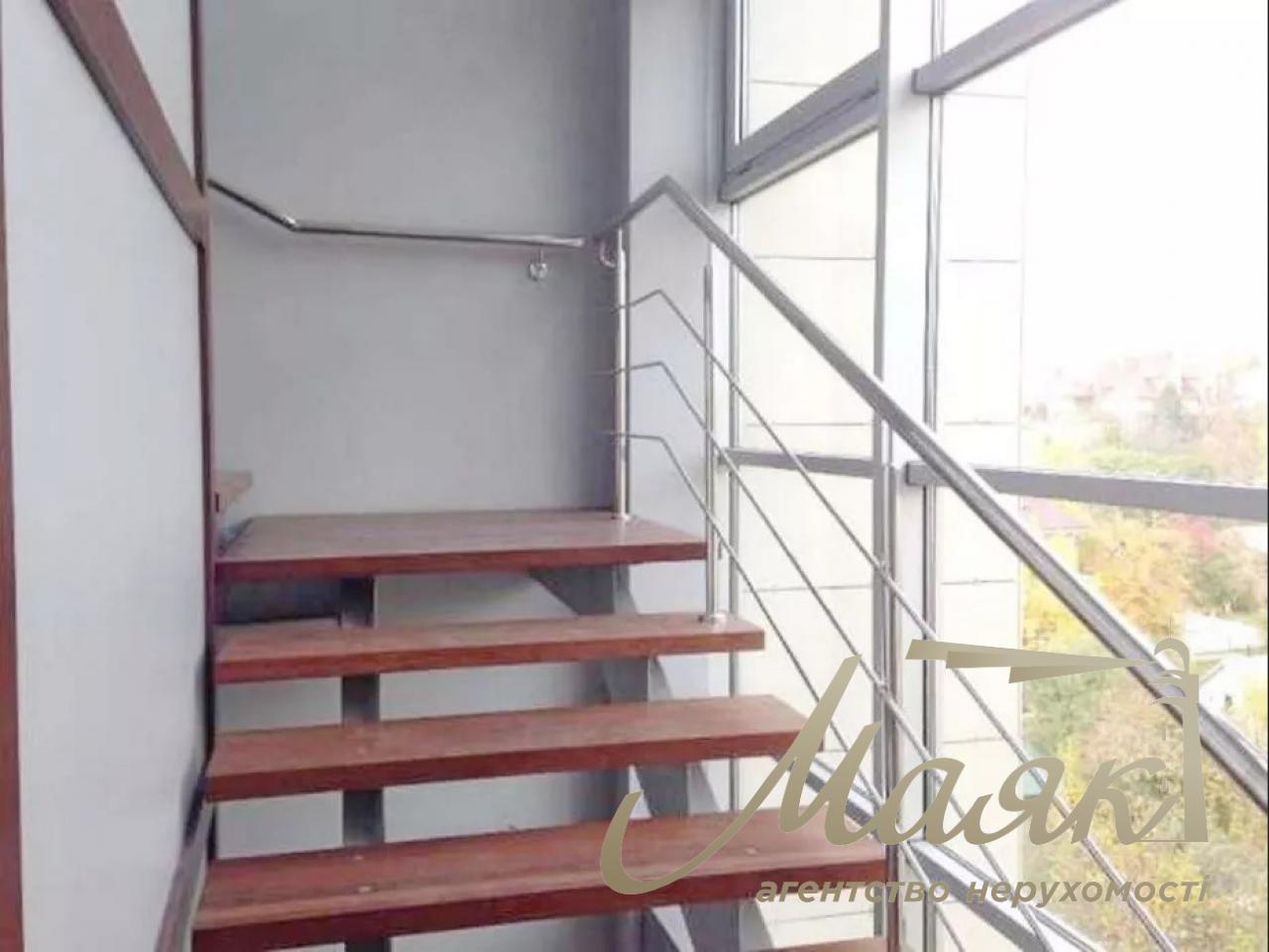 Sales of office space in a picturesque area! St. Verkhnegorskaya. Center. Kyiv