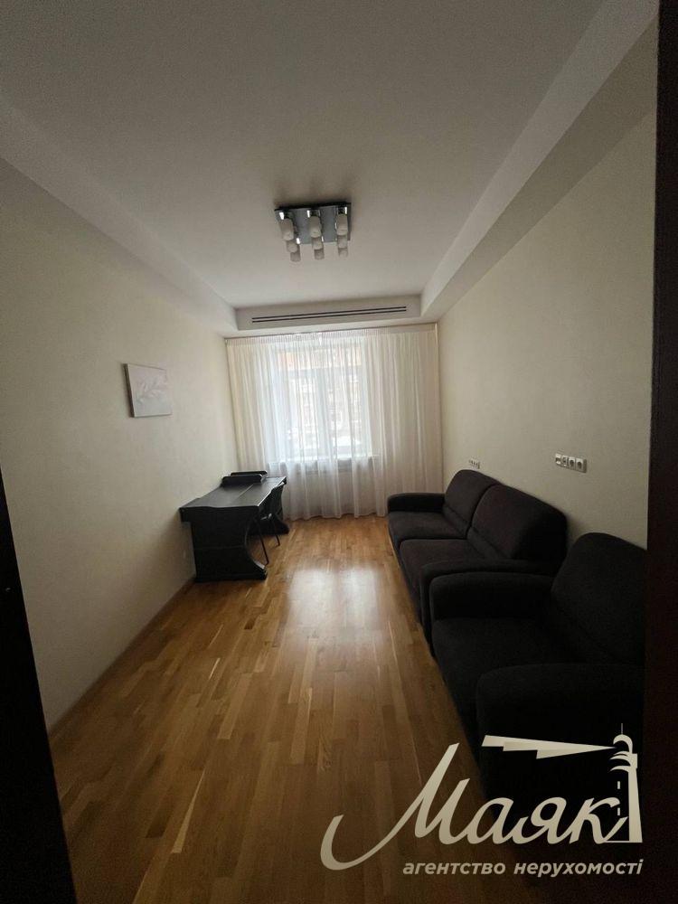 Оренда 4-кімнатної квартири, стм. Печерська, Печерськ, Київ