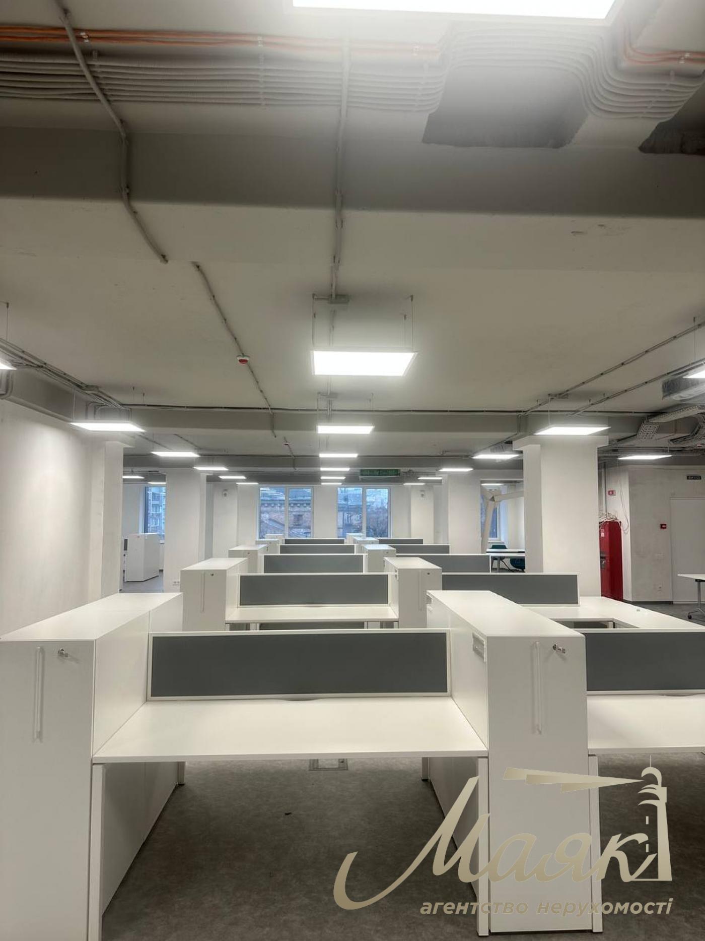 Оренда  Офіс 500 м² , БЦ «Stoik  , Подол, Киев