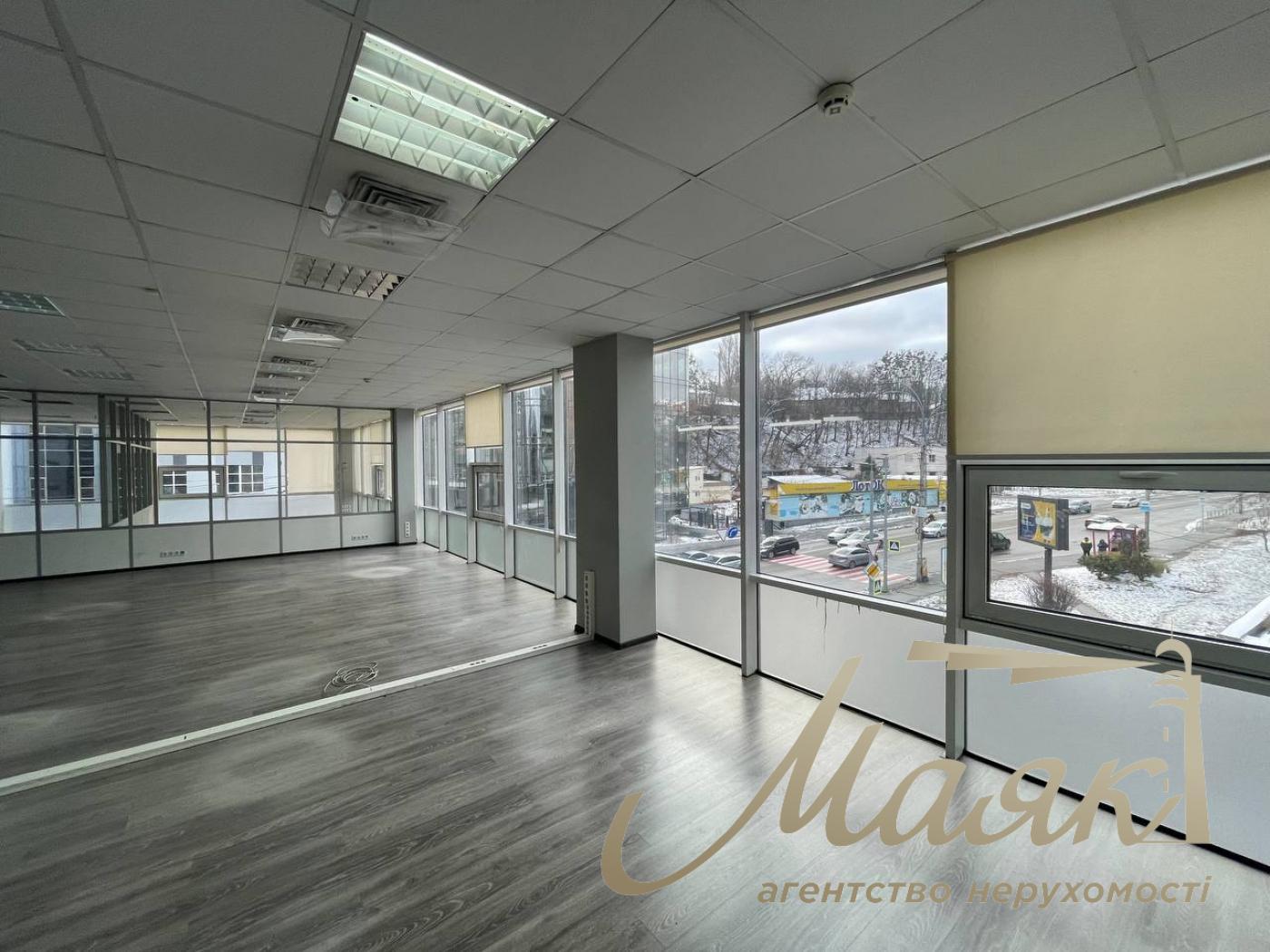 Оренда офісу 450м2 у бізнес центрі, Протасів Яр, метро Олімпійська