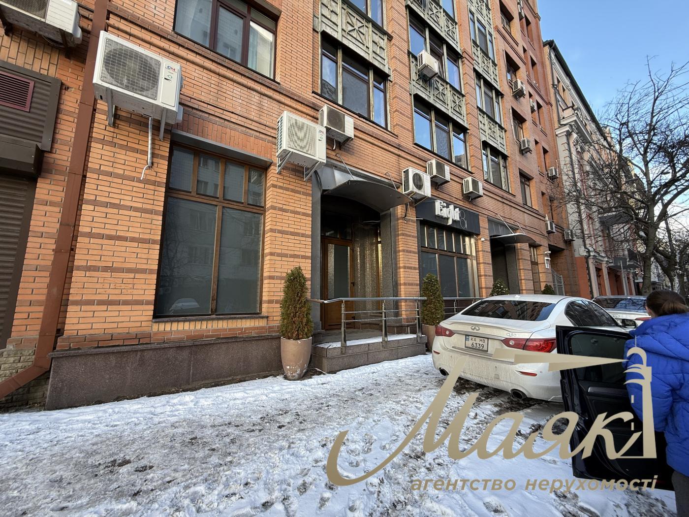 Sale of facade premises on Mirnoho Panasa Street, Pechersk, Kyiv