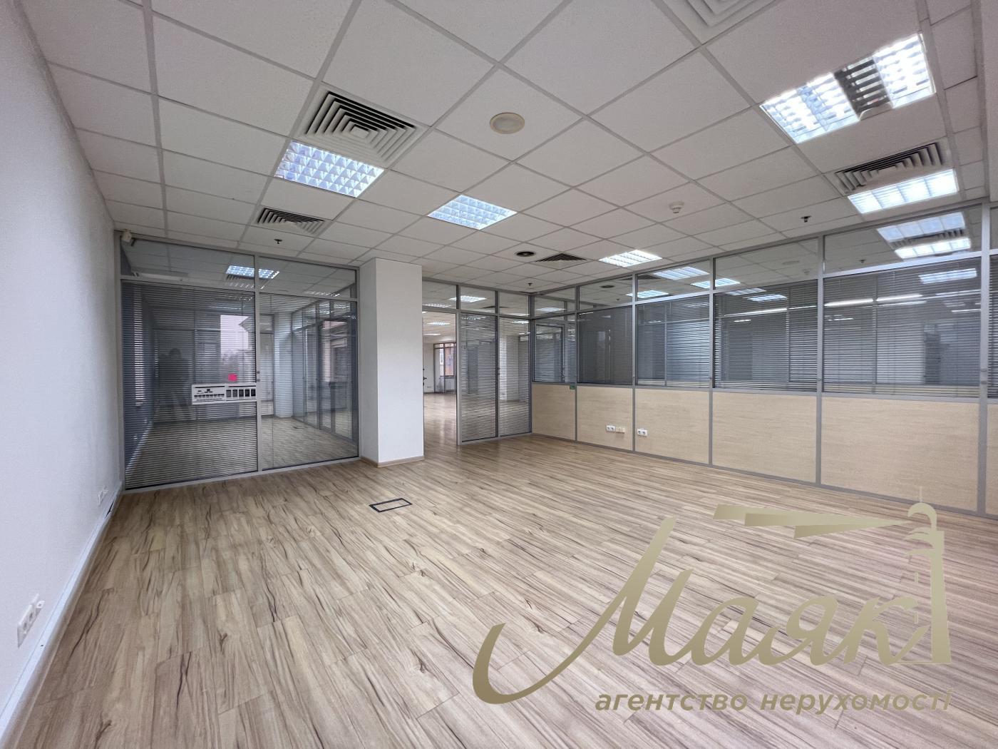 Оренда офісу 285 кв.м. в БЦ Леонардо вул.Богдана Хмельницького 52/17