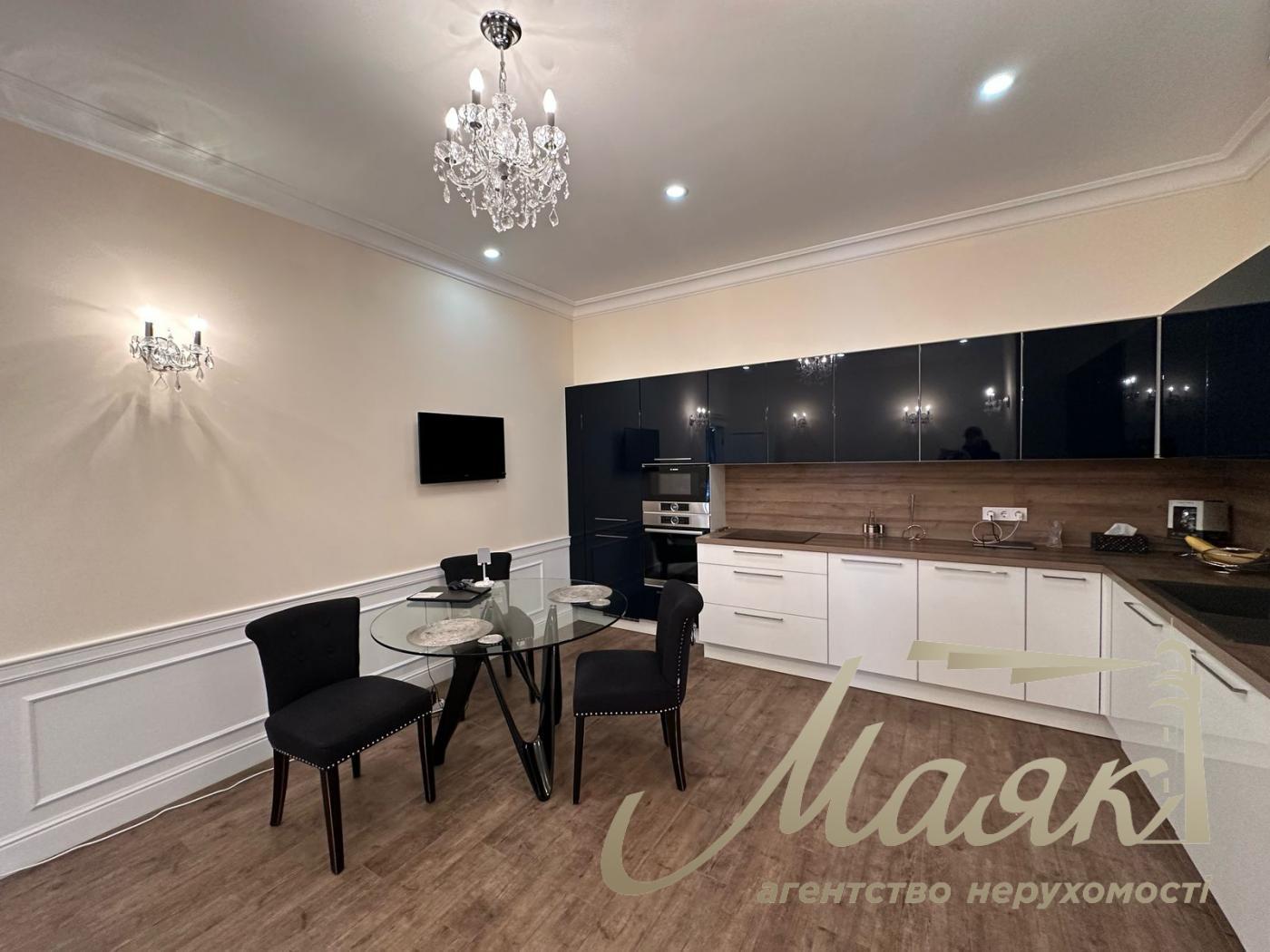 Sale of apartment 156m2 in residential complex Novopecherskie Lipki, Andreya Verkhoglyada st., Pechersk, Kyiv