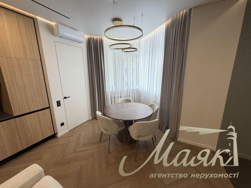Продаж 1-кімнатної квартири в ЖК Delmar (57 м) на вулиці Верхогляда, 14А, Печерський район