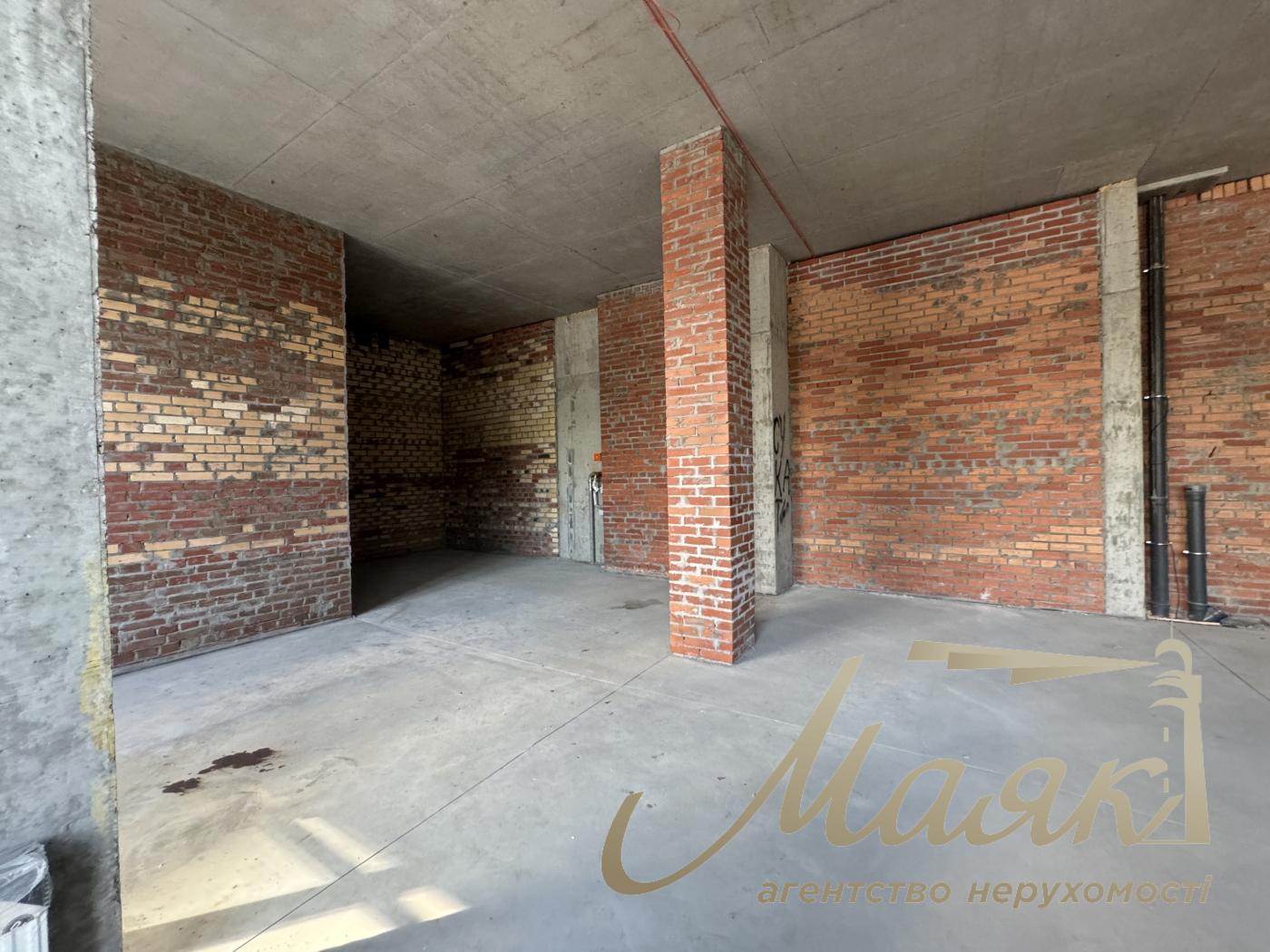 Rent of façade premises of 388 m² in the residential complex "Suchasny Kvartal", Otradny, Solomyansky district.