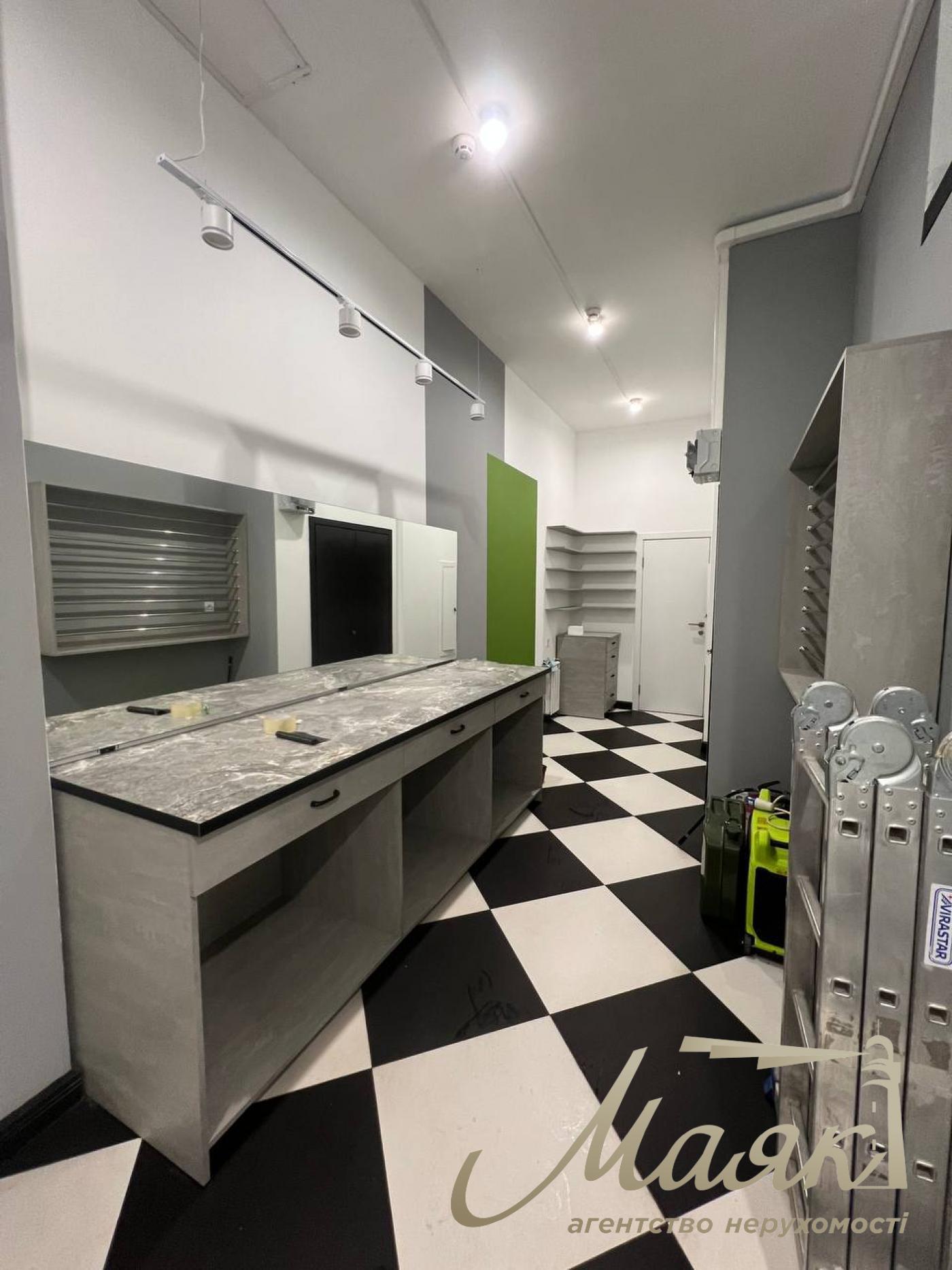 Продаж фасадного комерційного приміщення 40 м.кв. ЖК Річмонд, Печерськ