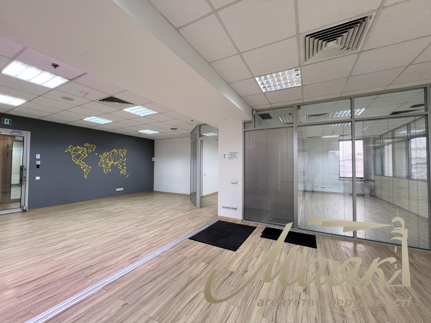 Оренда офісу 285 кв.м. в БЦ Леонардо вул.Богдана Хмельницького 52/17