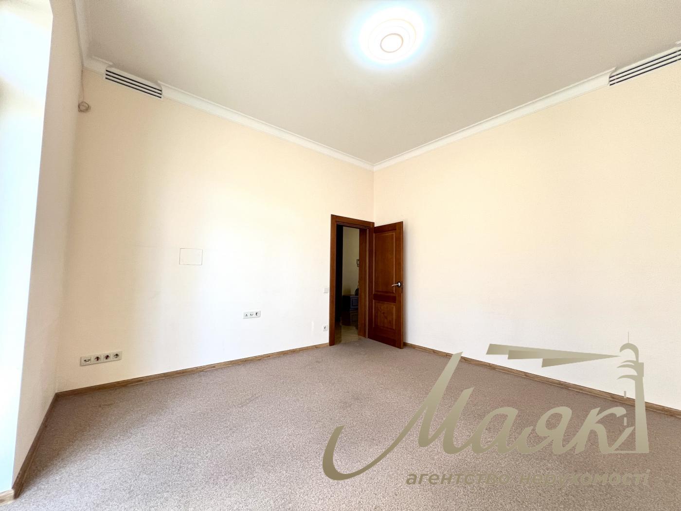 Office for rent 180m2, Ivan Mazepa street 16