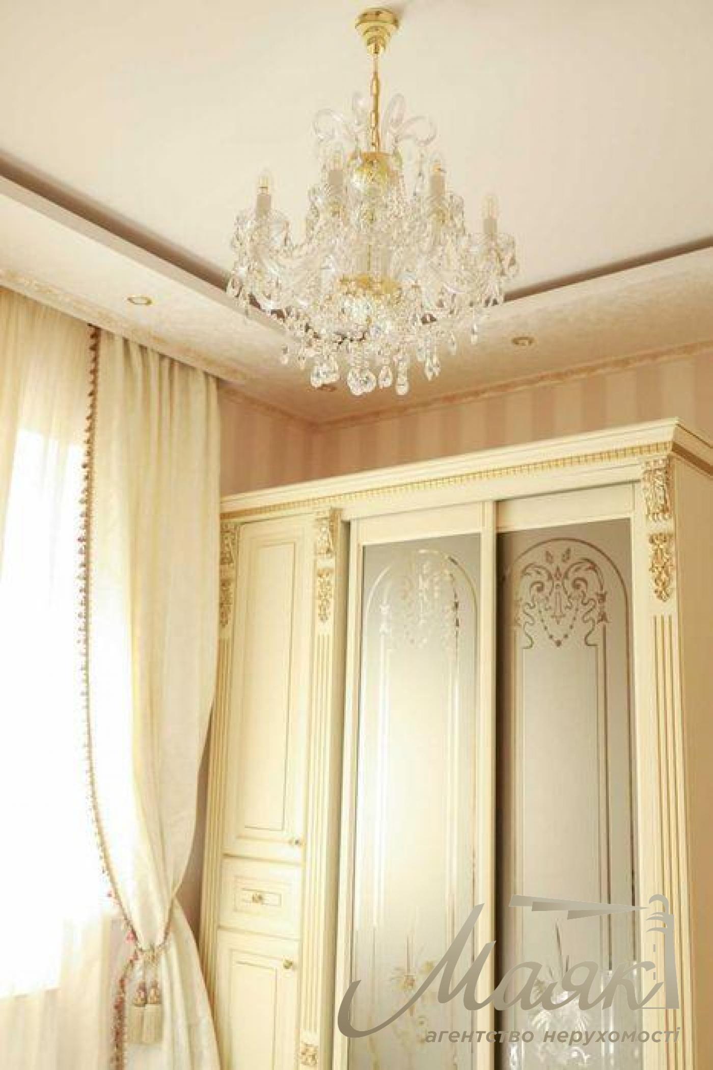 Продаж 3 пов. будинку 220 кв.м. Осокорки. Дарниця. Поруч із метро.