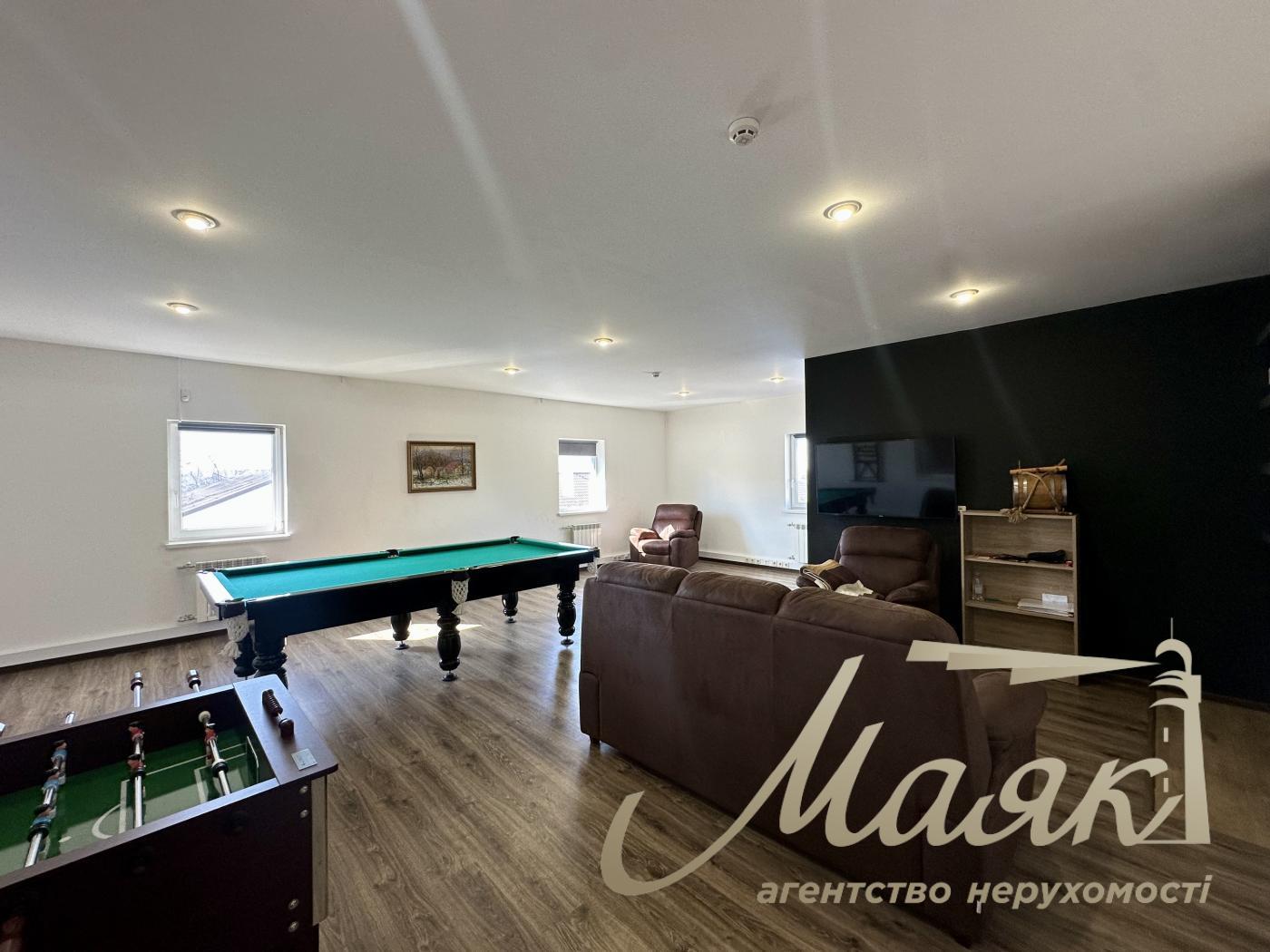 Rent a front building (656m2) on 7.5 hectares, Sadovaya street, with. Sofievskaya Borschagovka