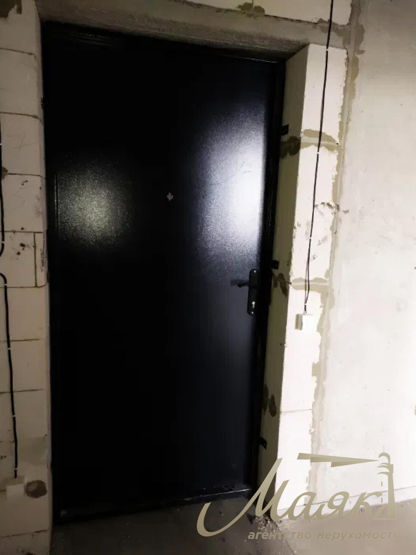 Sale of a two-level 3-room apartment in the Rodnoy Gorod residential complex, Vaclav Havel Boulevard, Otradny