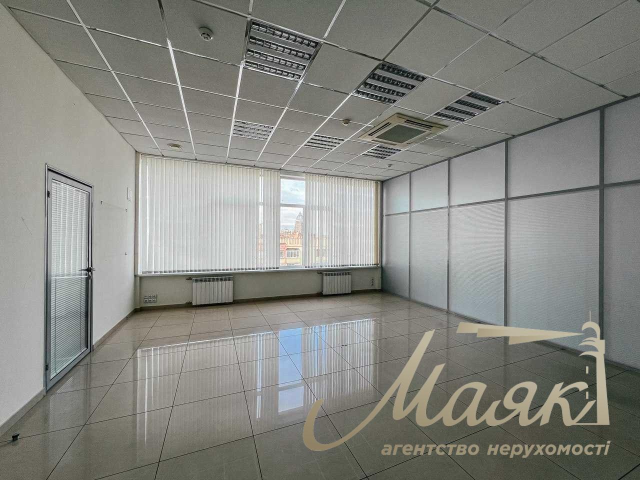 Оренда офісу на Печерську 1 158м2 на б-р Лесі Українки 26.