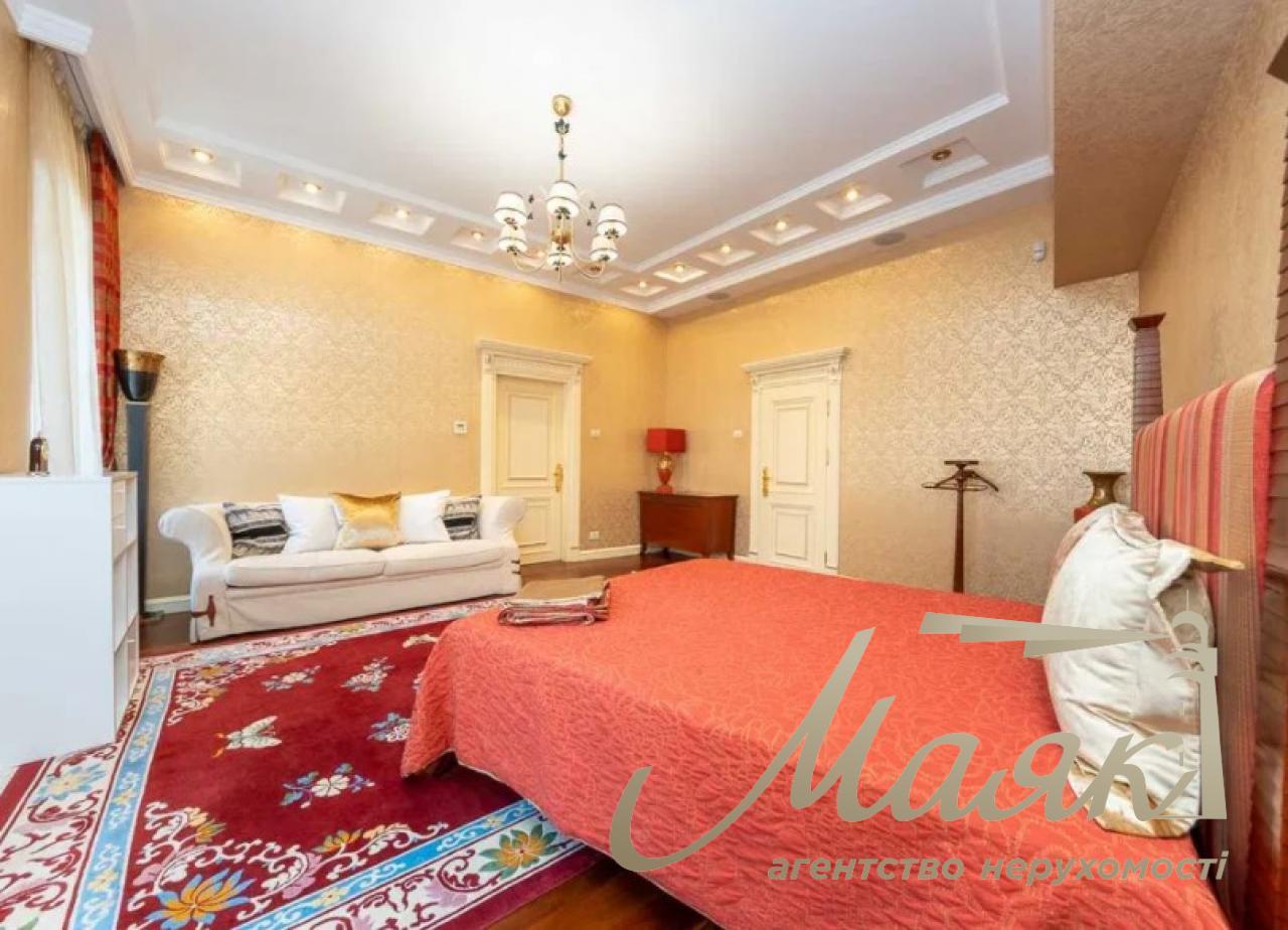 Продаж 3-х кімн. квартири, 278 м2, на вул. Городецького