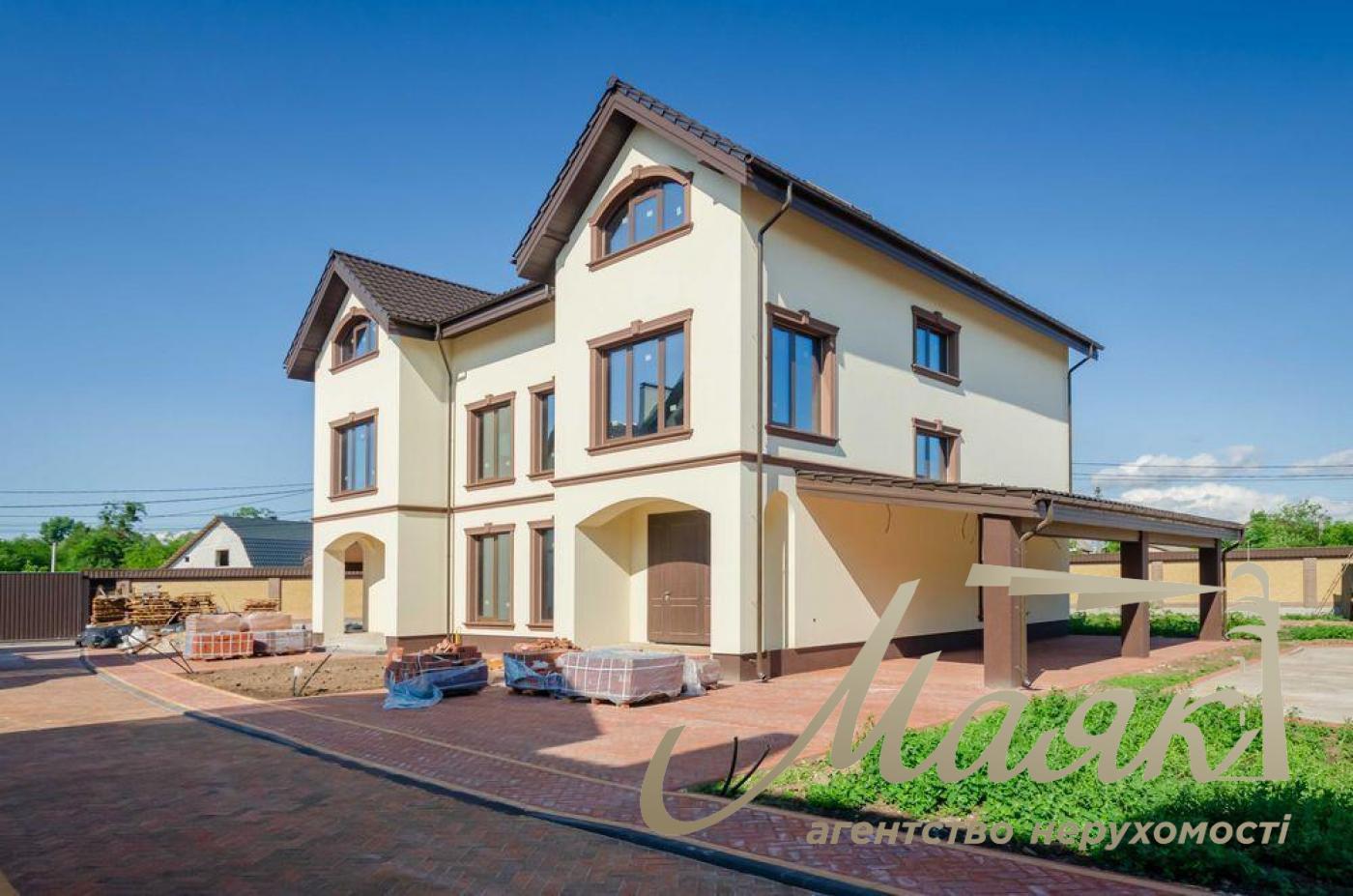 Продаж 3х-поверхового будинку вул. Бродівська, Голосієво, Київ