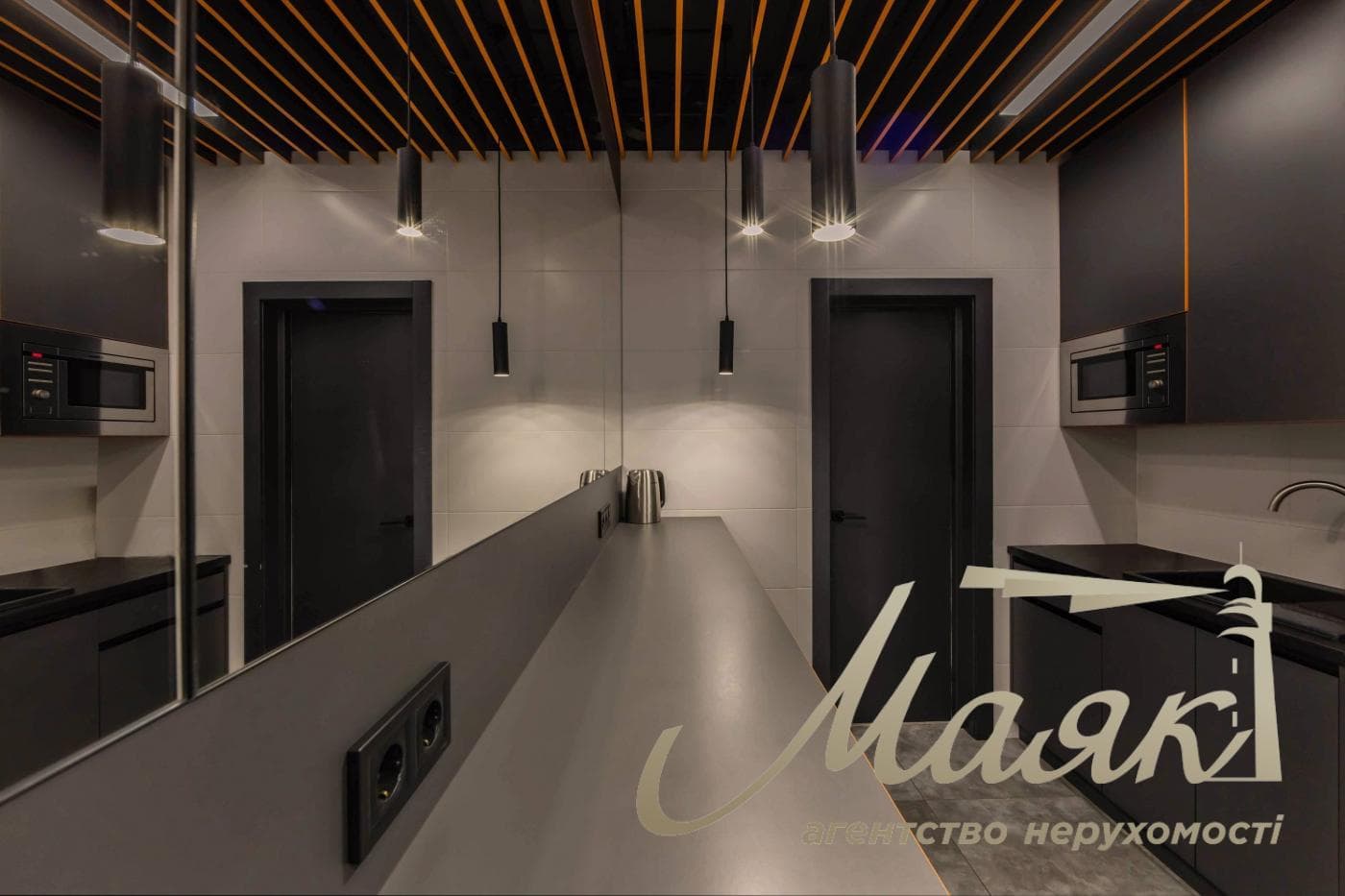 Оренда дизайнерського офісу площею 87 м² у бізнес-центрі Kadorr, вул. Жилянська, 68