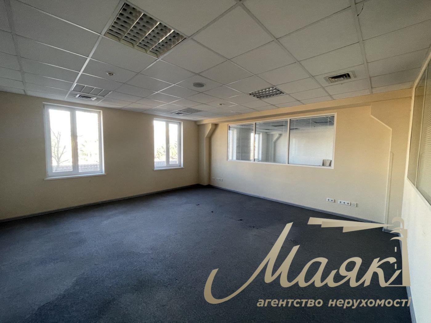 Аренда офисного помещения 320м2 в бизнес центре, метро Олимпийская