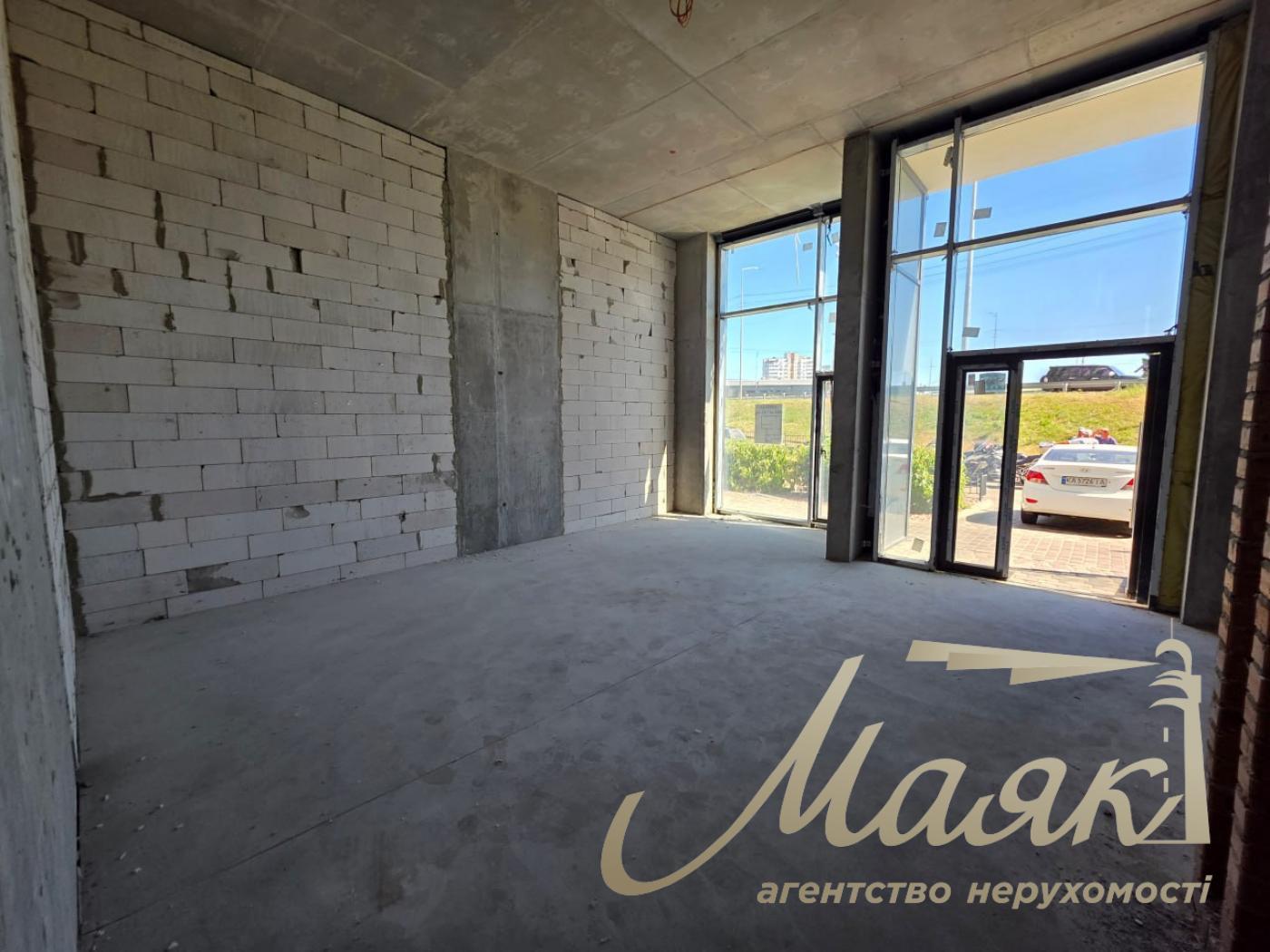 Оренда фасаду 152м2, ЖК Лебединий