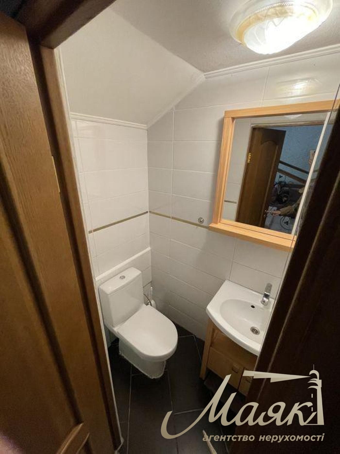 Оренда 3-поверхового будинку (250 м²) у Лесниках