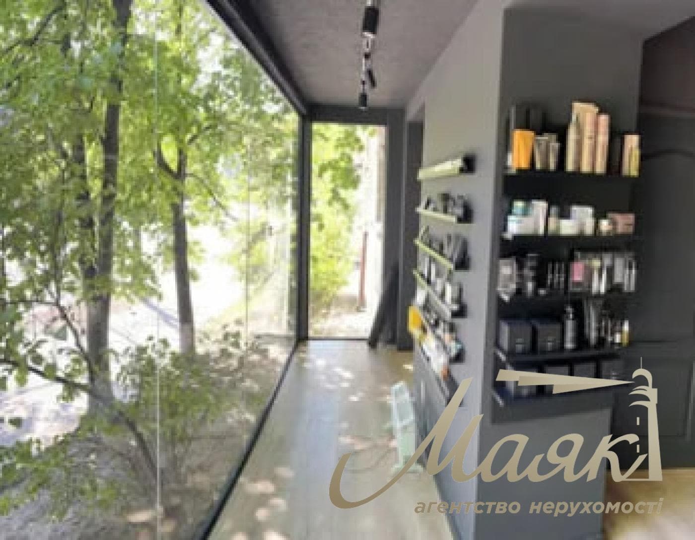 Продаж фасадного комерційного приміщення площею 55 м² на вул. Бойчука, Печерський район, Центр