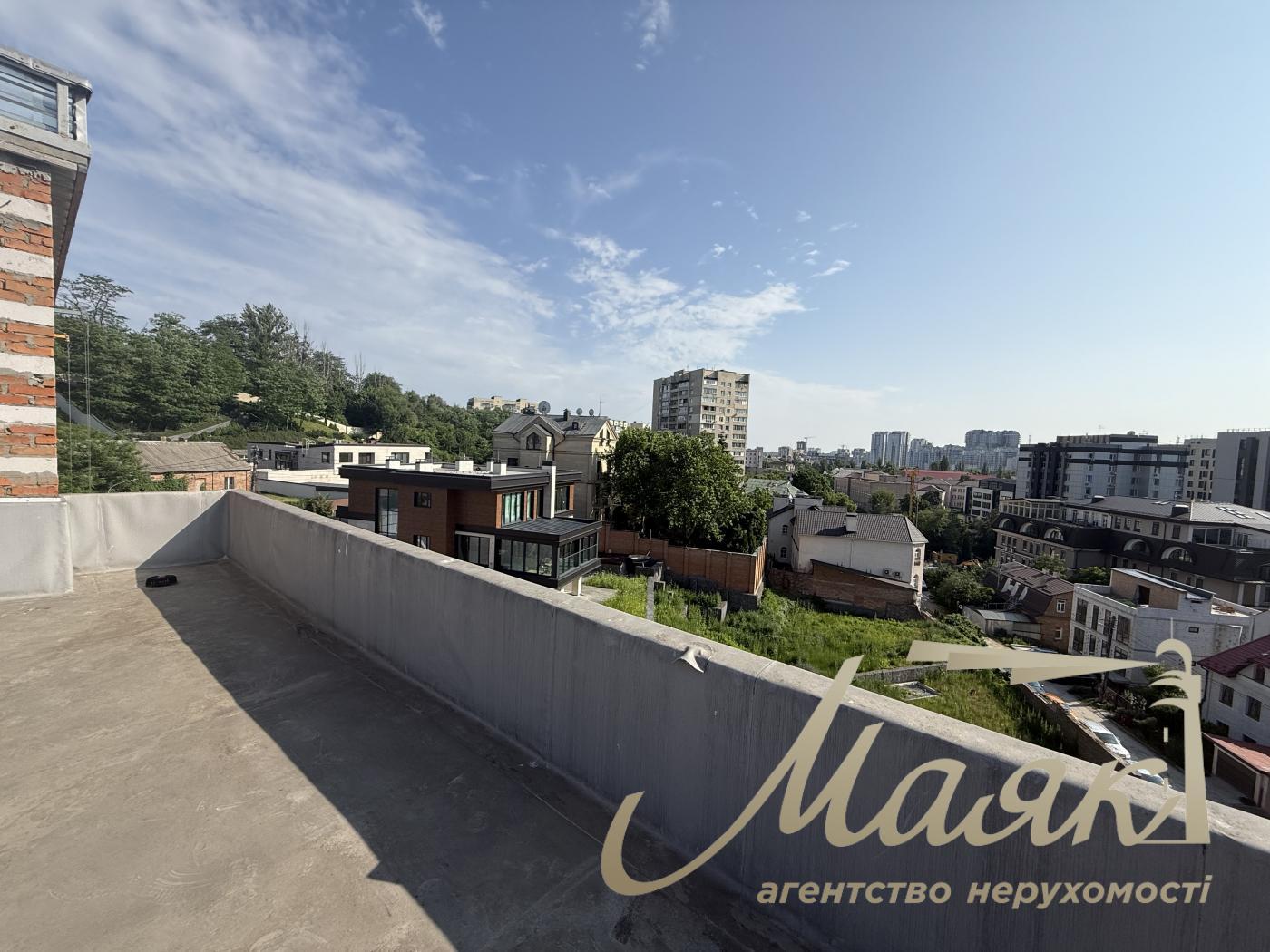 Продаж цілої будівлі в самому центрі Києва вул. Мічуріна, Звіринець, Київ біля IQ Бізнес центру