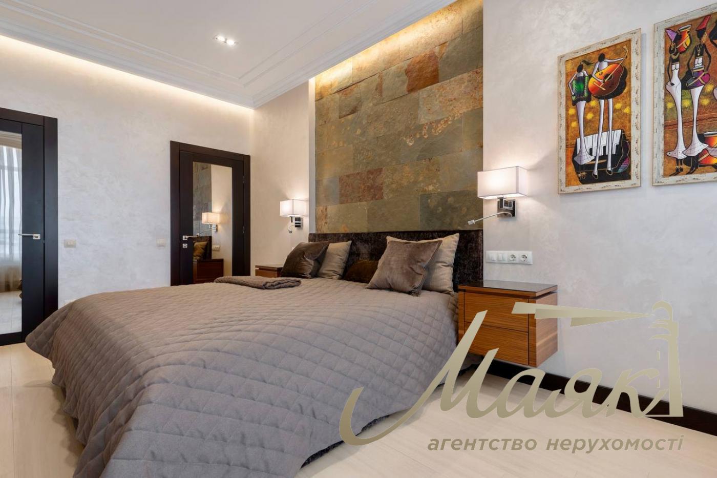 Продажа видовой 1-комнатной квартиры, 75 м2 в ЖК Central Park, Джона Маккейна, Кудри, Печерск