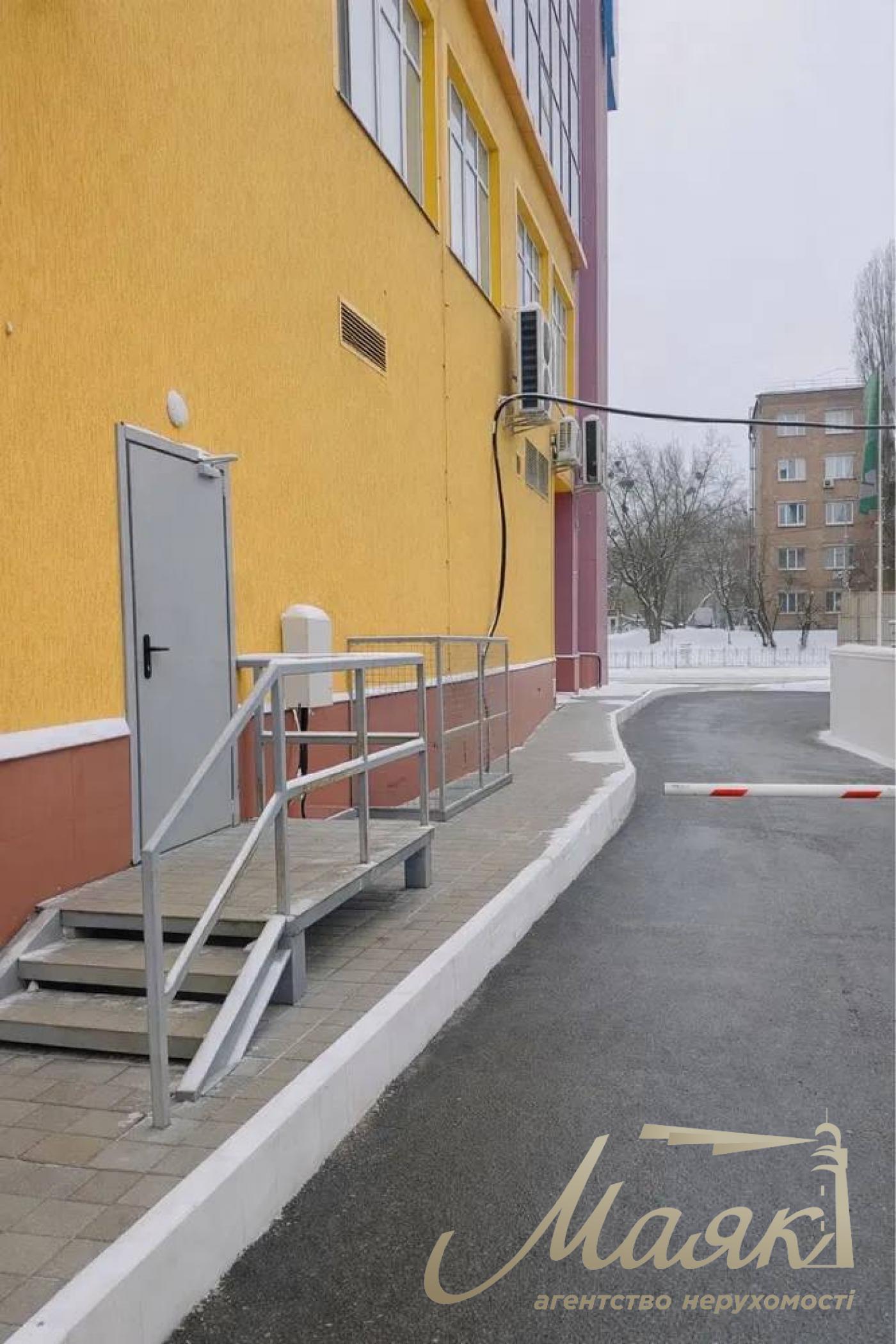 Оренда приміщення 900м2 по вул.Борщагівська, метро Шулявська.