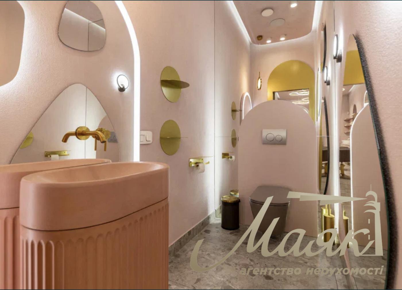 Beauty salon for sale Pecherskiy district/Designer's renovation/Facade