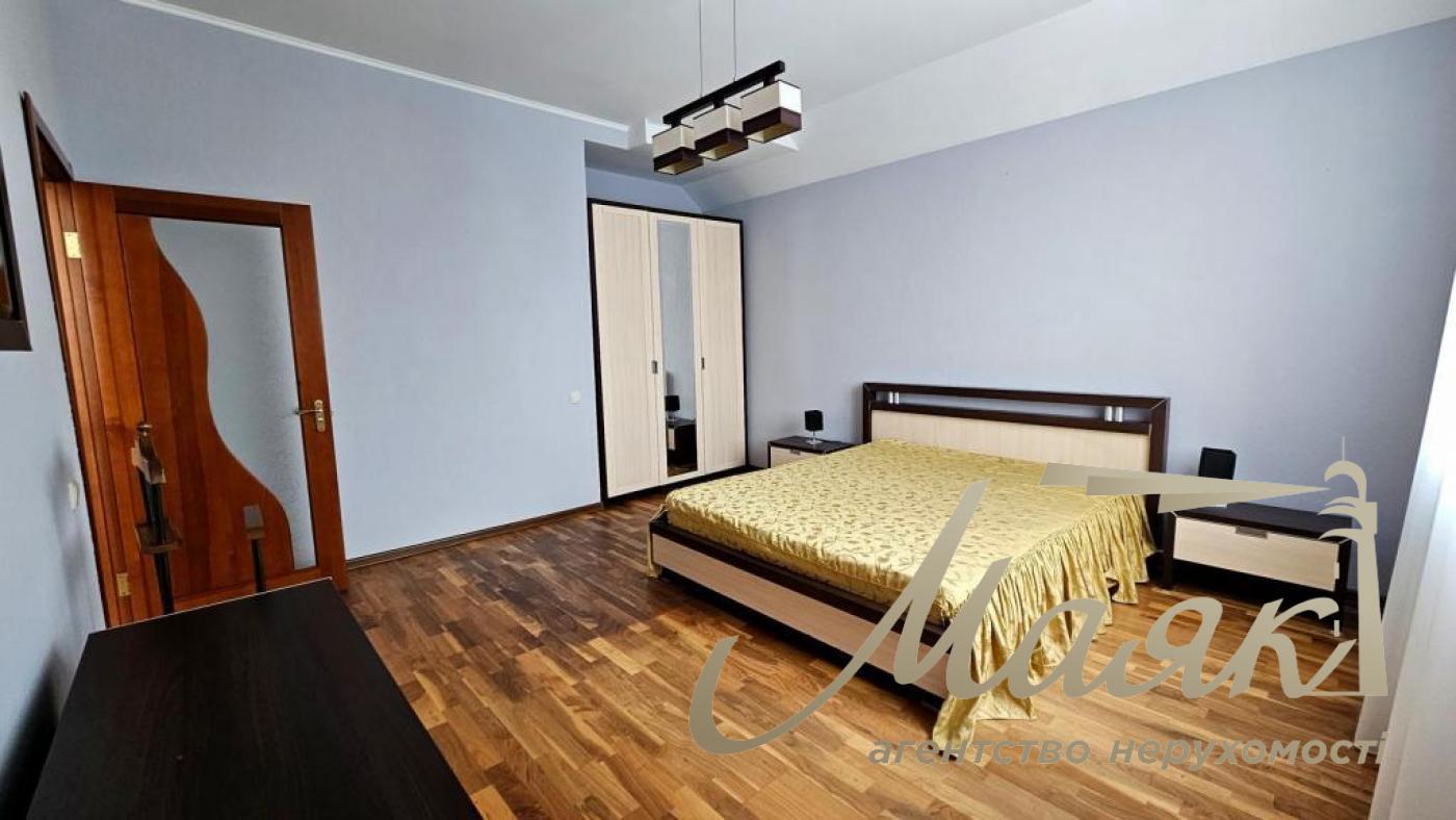 Продаж 2-поверхового будинку 220м2 з ремонтом і меблями в Гатному