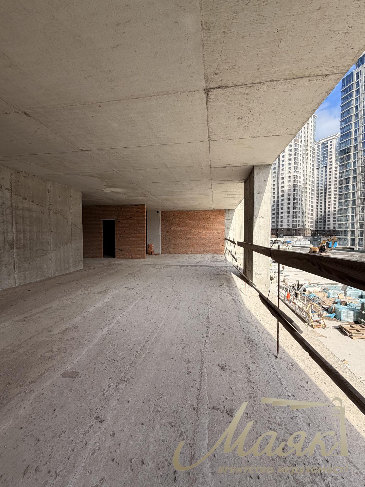 For sale 3-bedroom apartment (can be used as an office) LCD Novopecherskie Lipki, Verkhoglyada St. (Dagomirov)