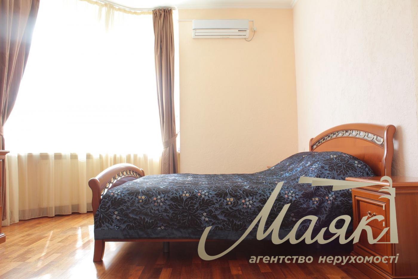 Продаж 4к квартири вул. Кловський Узвіз, Печерськ