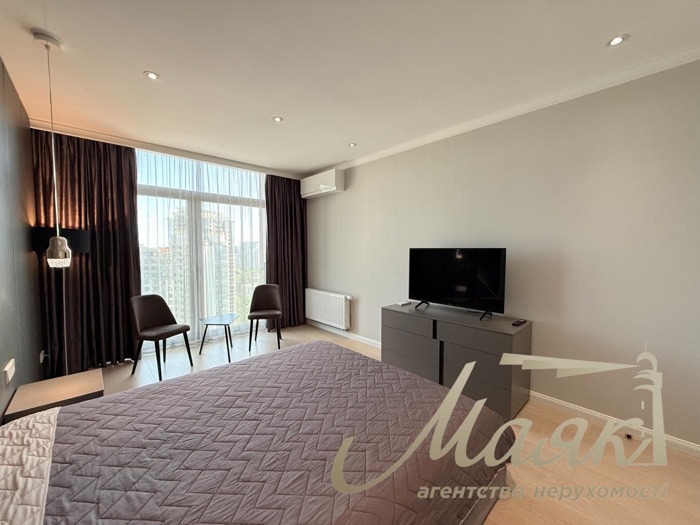 100-square-meter penthouse for rent in the Podvysotsky residential complex, Podvysotsky Street