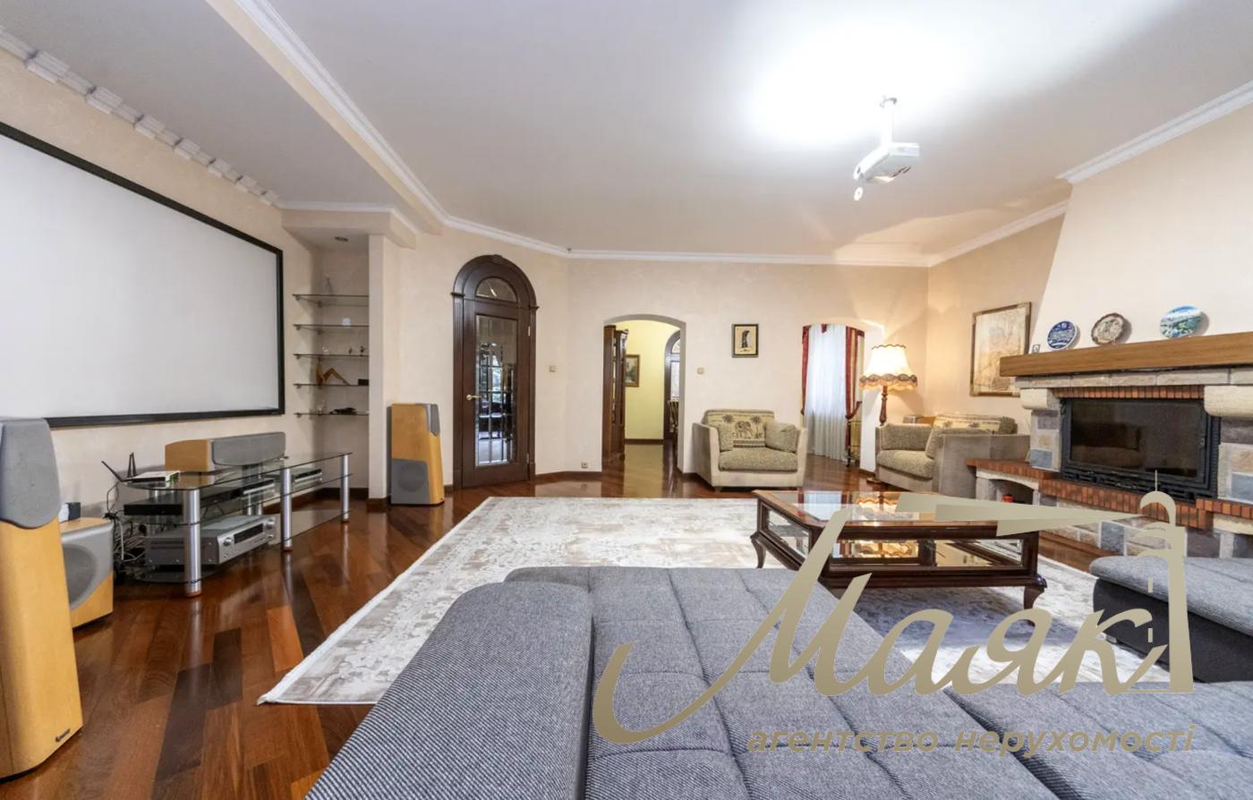 Оренда 2-х поверхового будинку 631м2, Голосіївський район