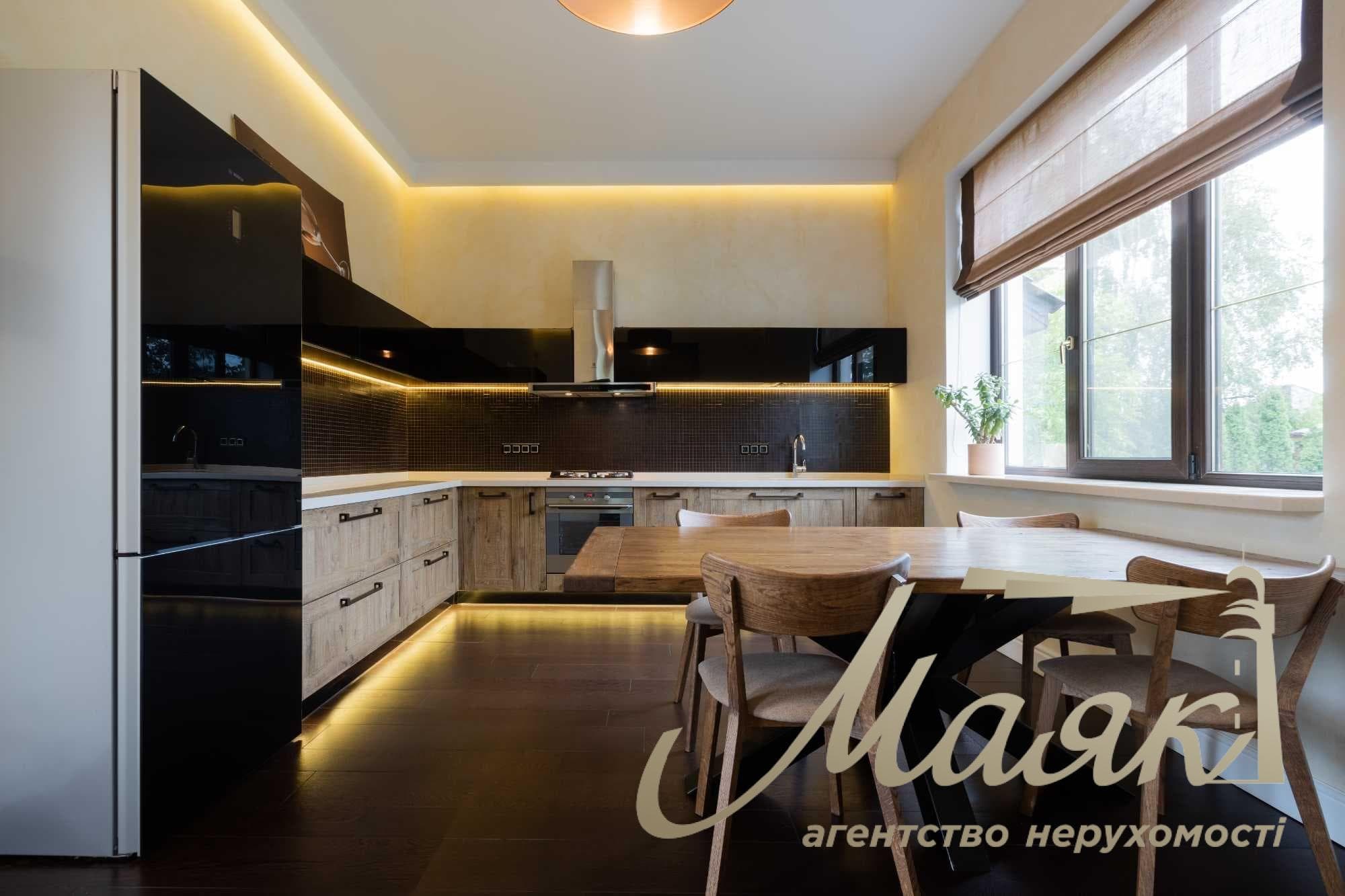 320 m² house for rent in Koncha-Zaspa. Cleaning and gardening services included