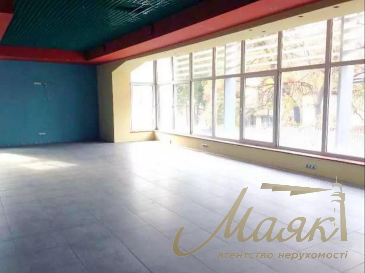 Sale of office building in a picturesque area! Verkhnegorskaya street. Center. Kyiv