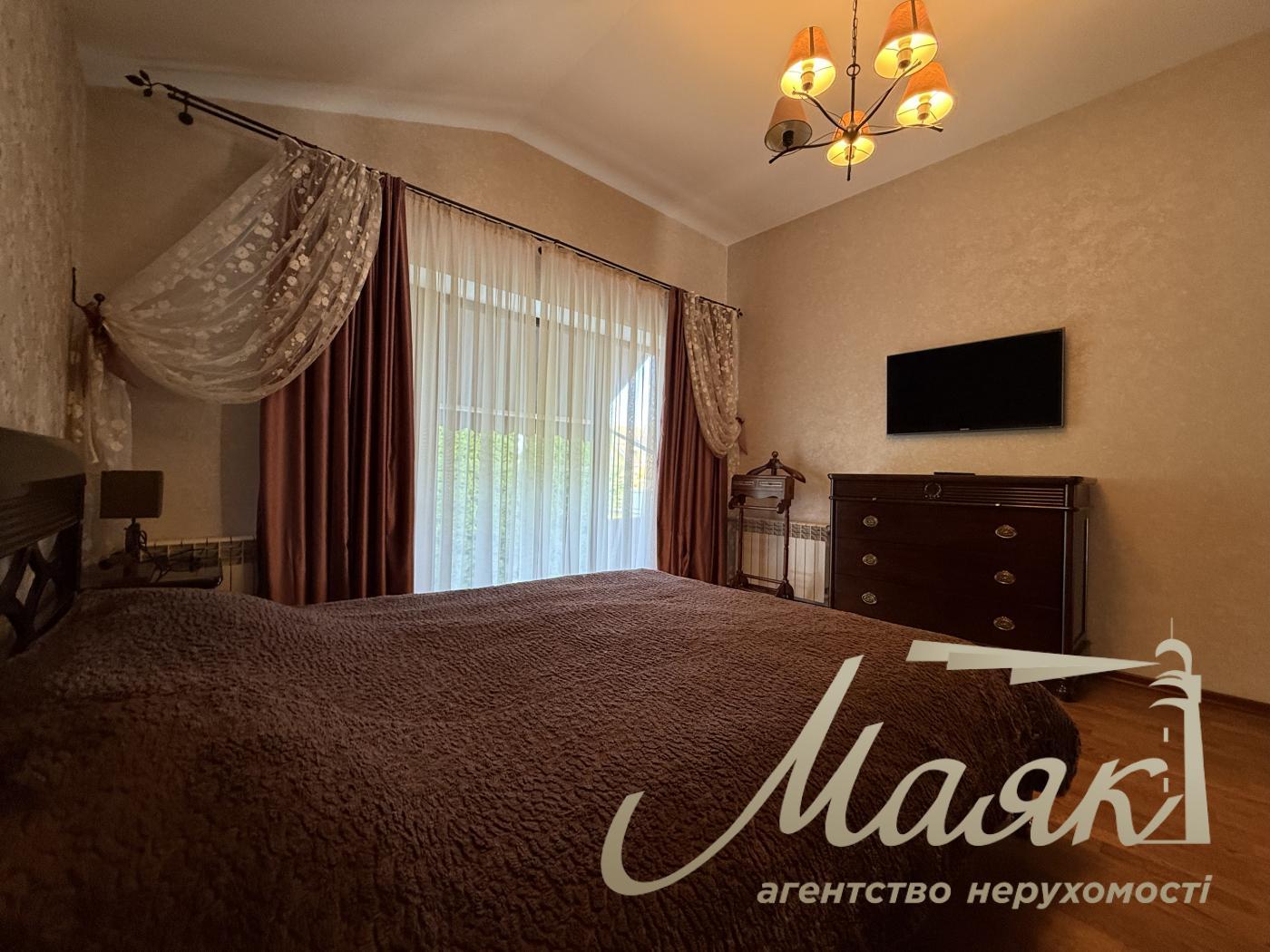 Оренда будинку 400 кв.м з тенісним кортом, великою зеленою територією | Бориспільський район| с.Гора