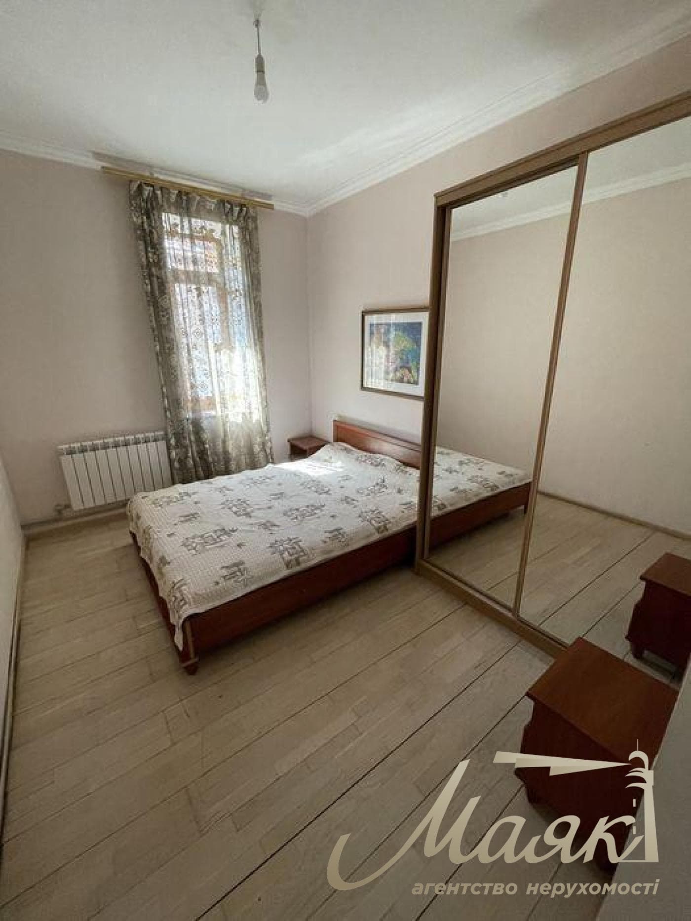 Оренда 3-поверхового будинку (250 м²) у Лесниках