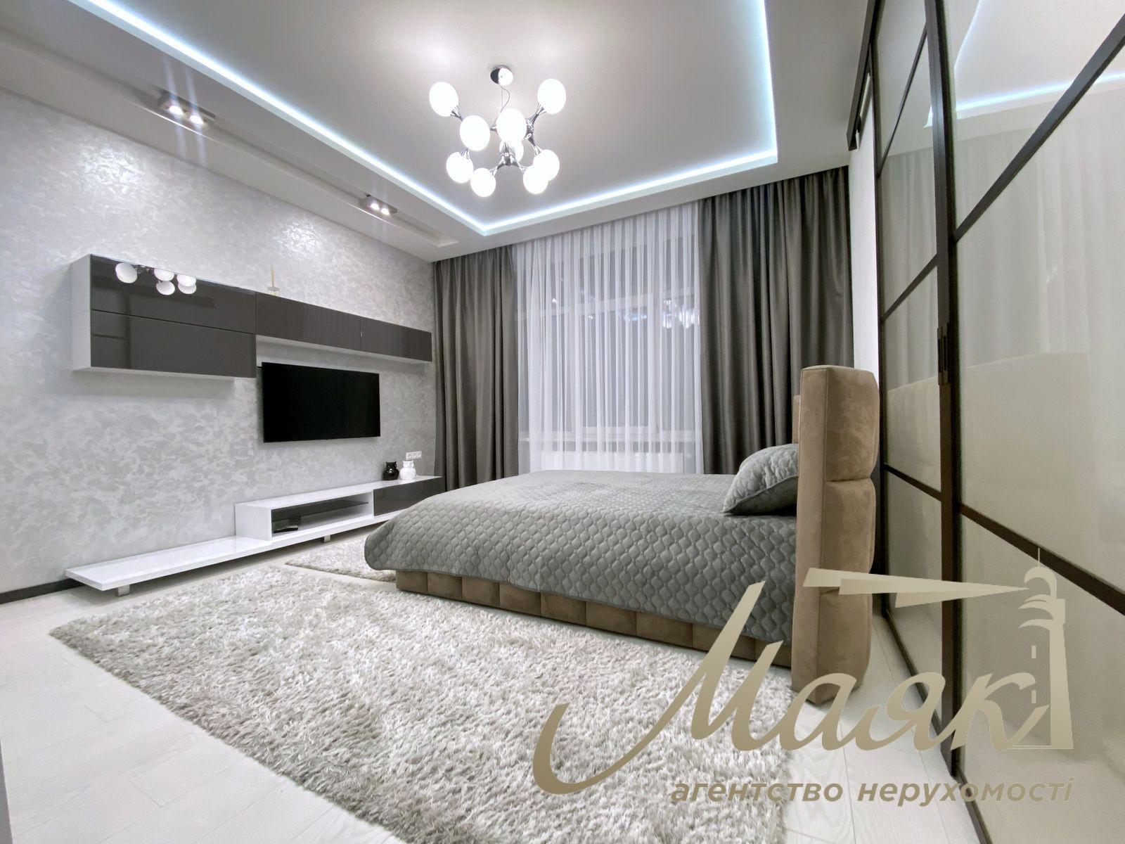 Аренда современных апартаментов 50 м² в ЖК «Новопечерские Липки» ул. Андрея Верхогляда (бывш. Драгомирова), 15. Печерский район.