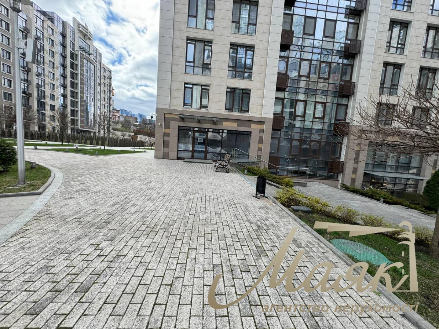Sale of premises 80m2 in residential complex Boulevard of Fountains, Sapernoye Pole street, Pechersk, Kyiv