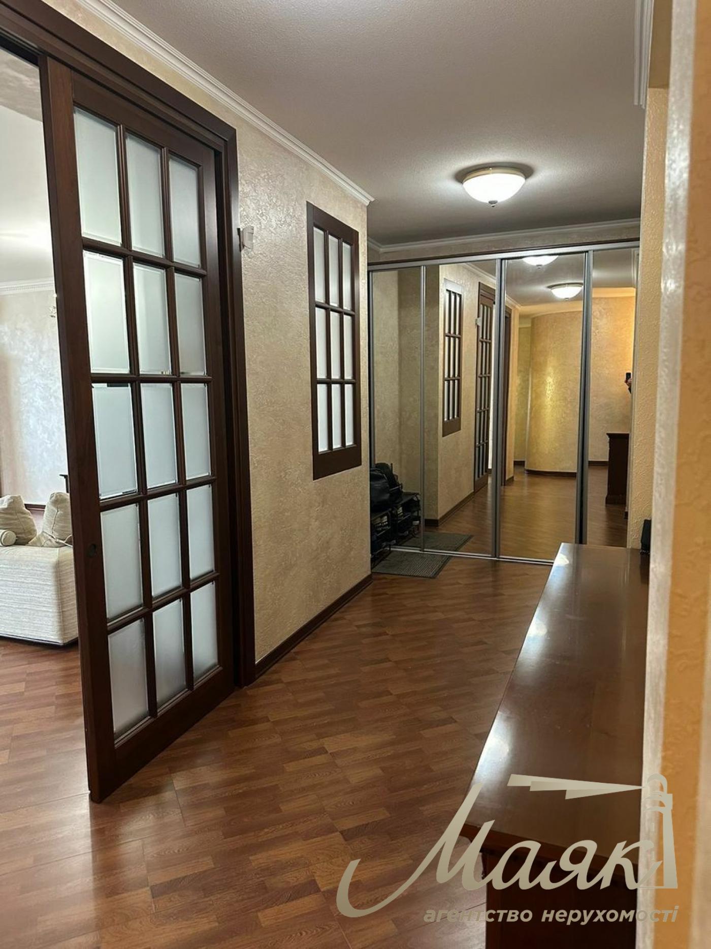 Продаж 4к квартири вул. Кловський Узвіз, Печерськ