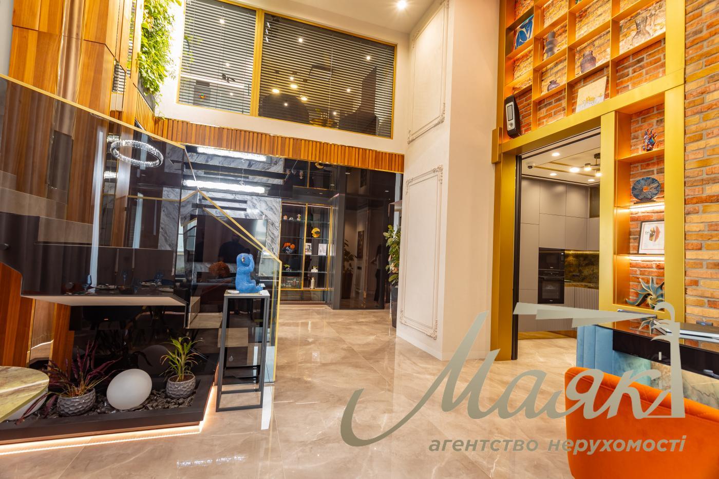 Продаж пентхауса 195 м² з терасою та дизайнерським ремонтом у ЖК Park Avenue VIP, Київ