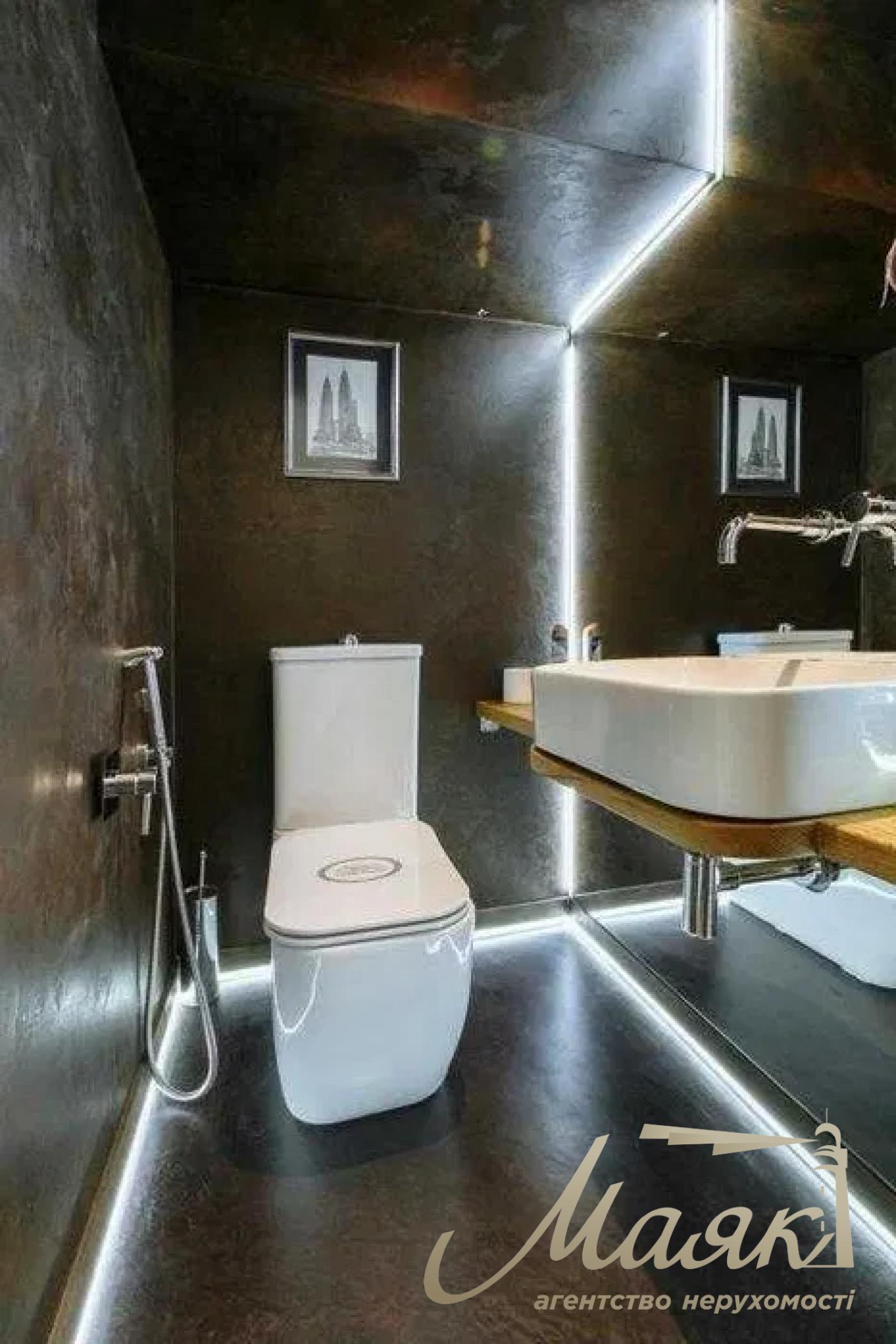 Оренда офісу 220м2 по вул.Шота Руставелі, Площа Українських Героїв