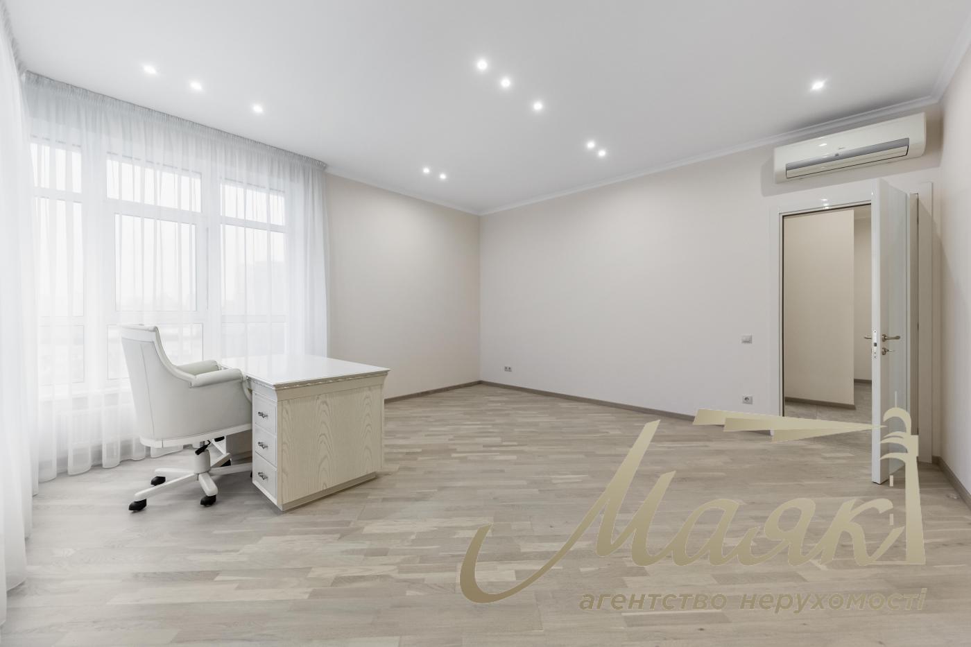 Продажа квартиры 200м2 в центре Кловский спуск, 7